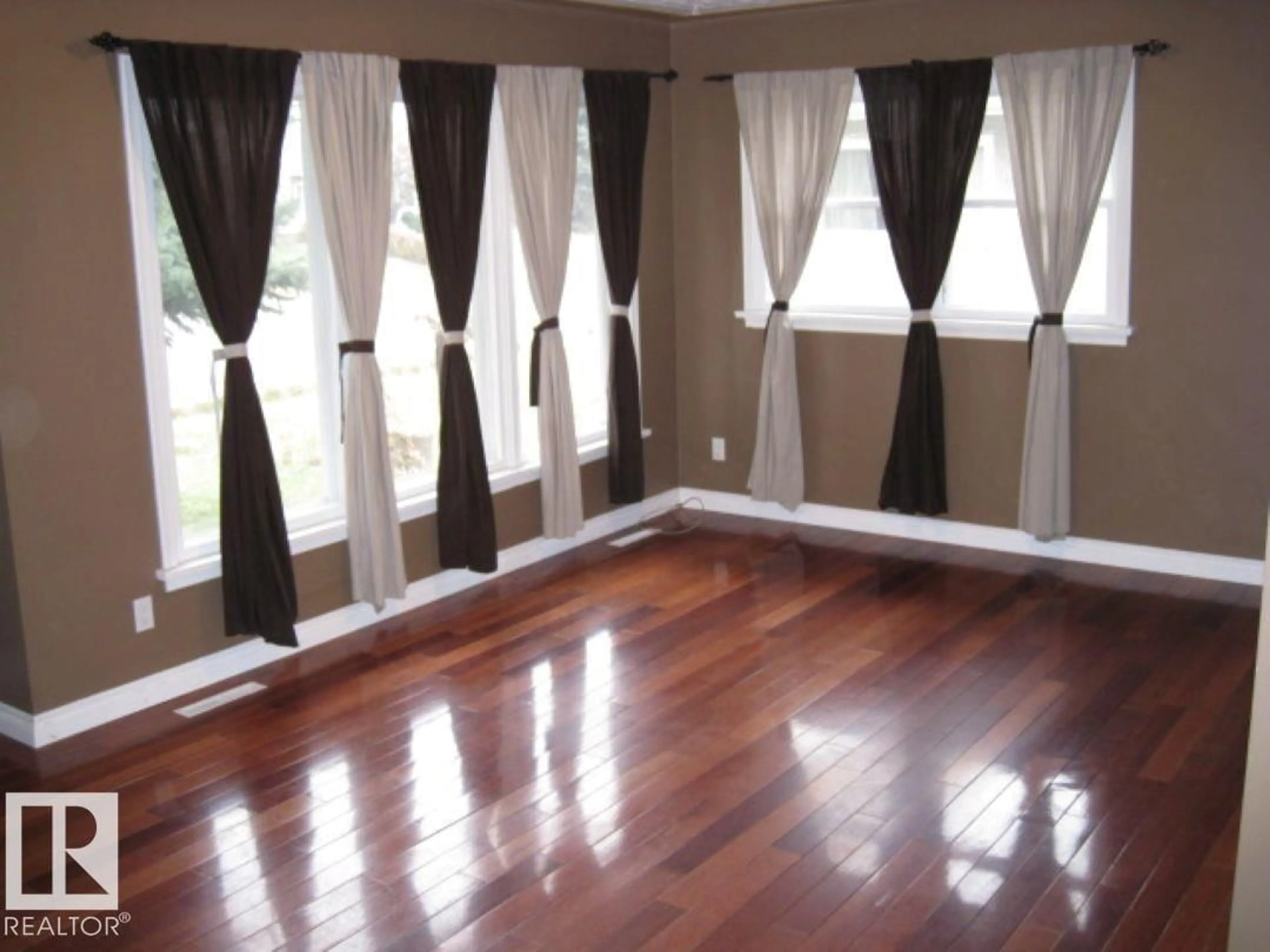 A pic of a room for NW - 12720 135 AV, Edmonton Alberta T5L3X5