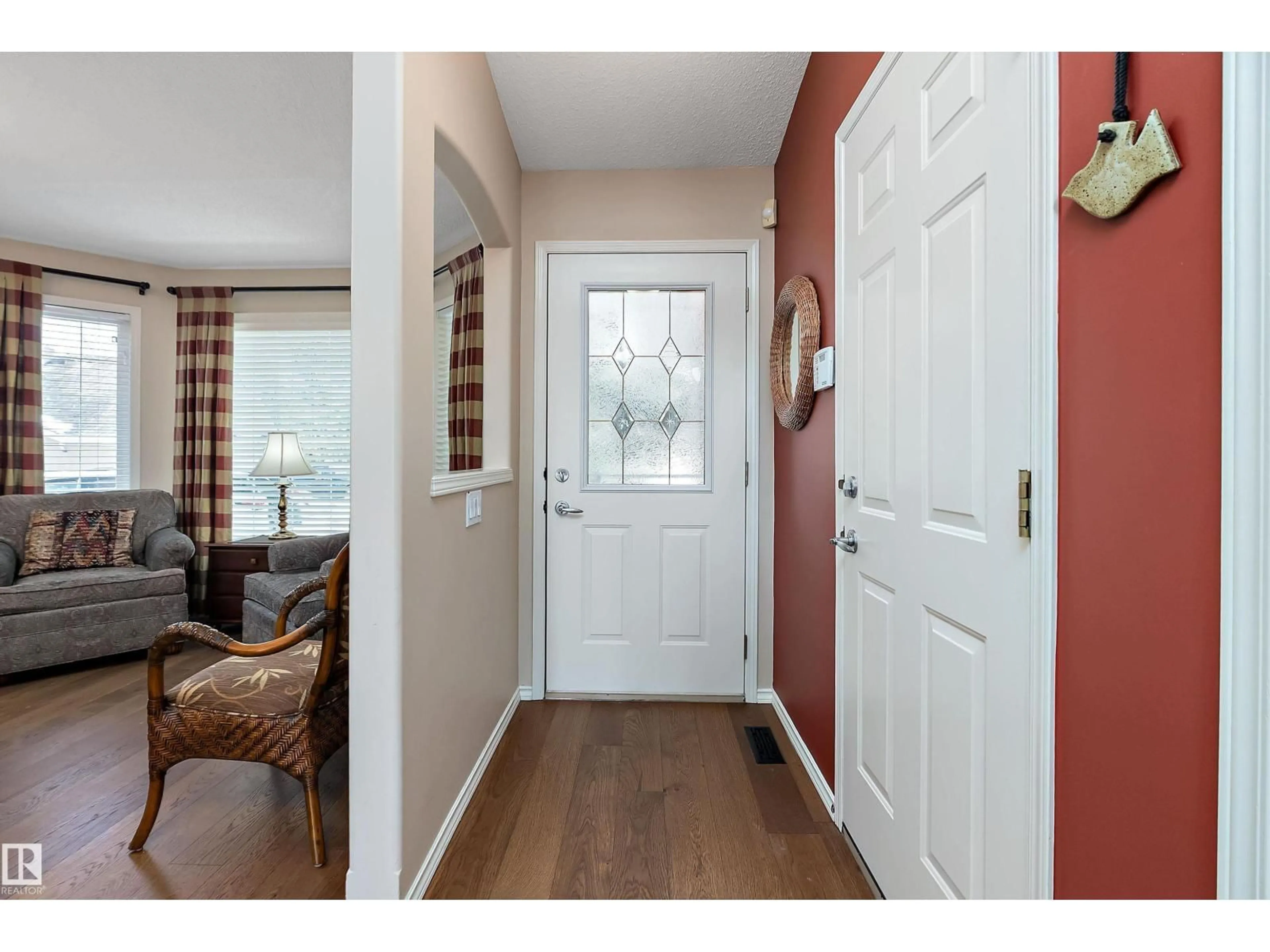 Indoor entryway for #14 - 920 119 ST, Edmonton Alberta T6J7H2