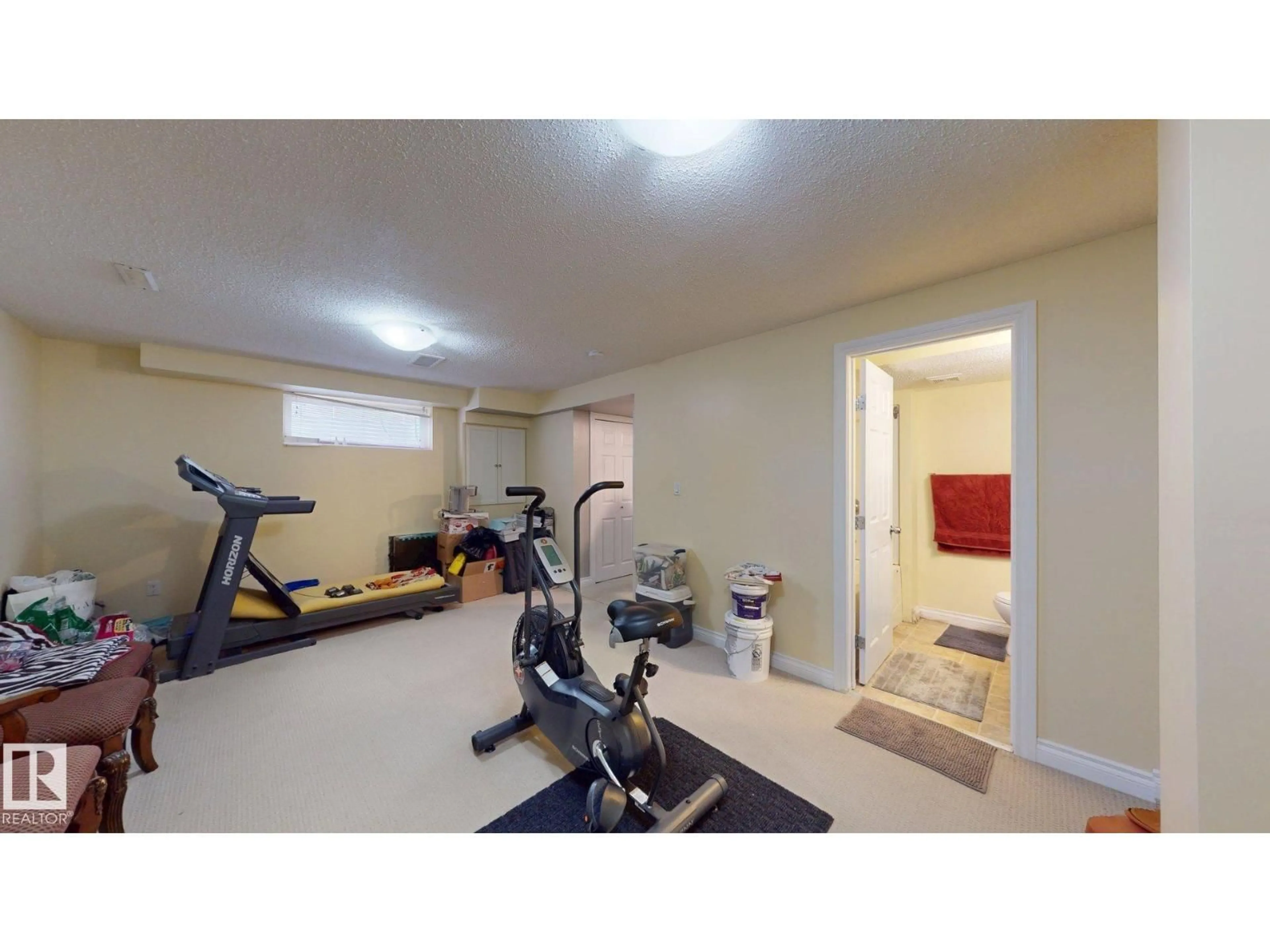 Gym or fitness room for 5929 8 AV, Edmonton Alberta T6X0G5