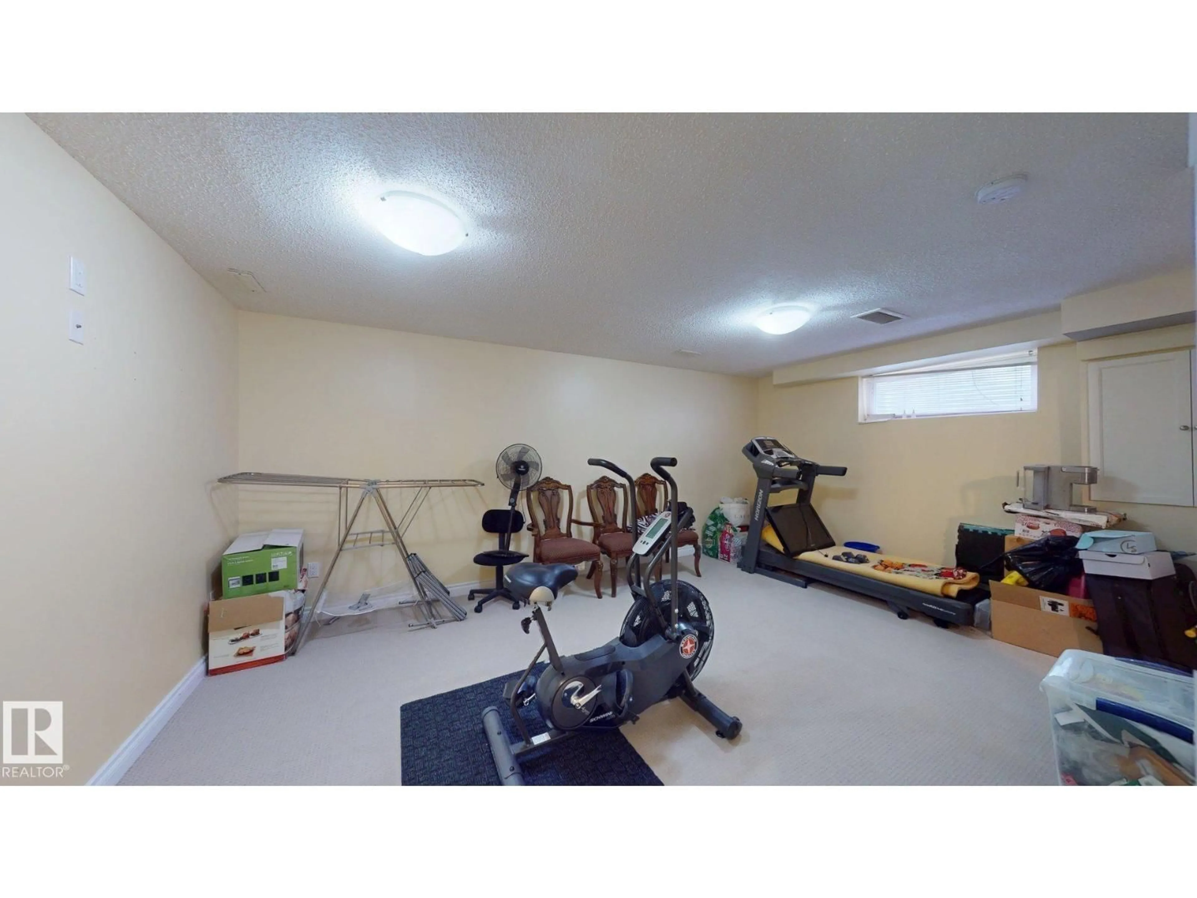 A pic of a room for 5929 8 AV, Edmonton Alberta T6X0G5