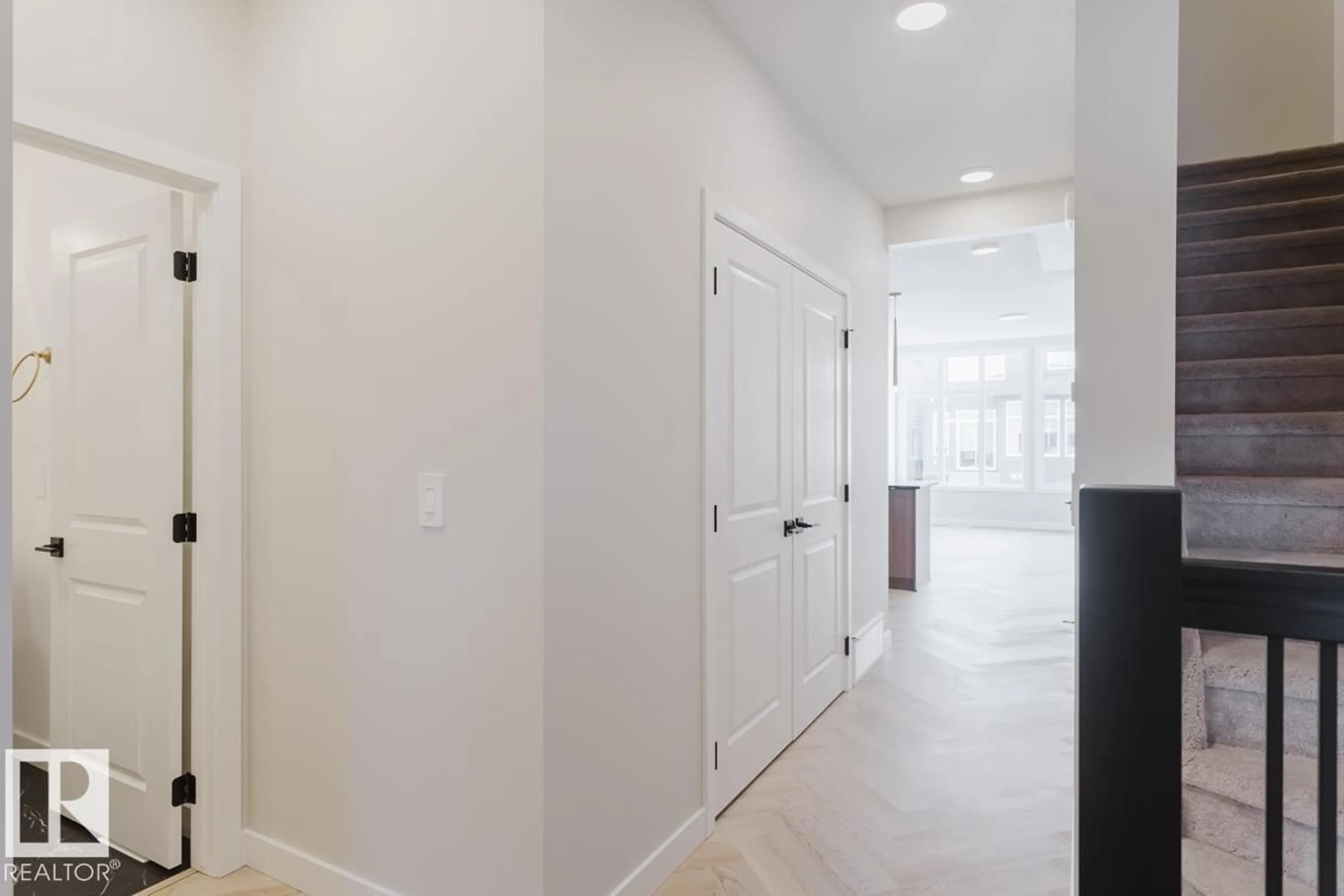 Indoor entryway for 25 CESSY ST, St. Albert Alberta T8T2E2