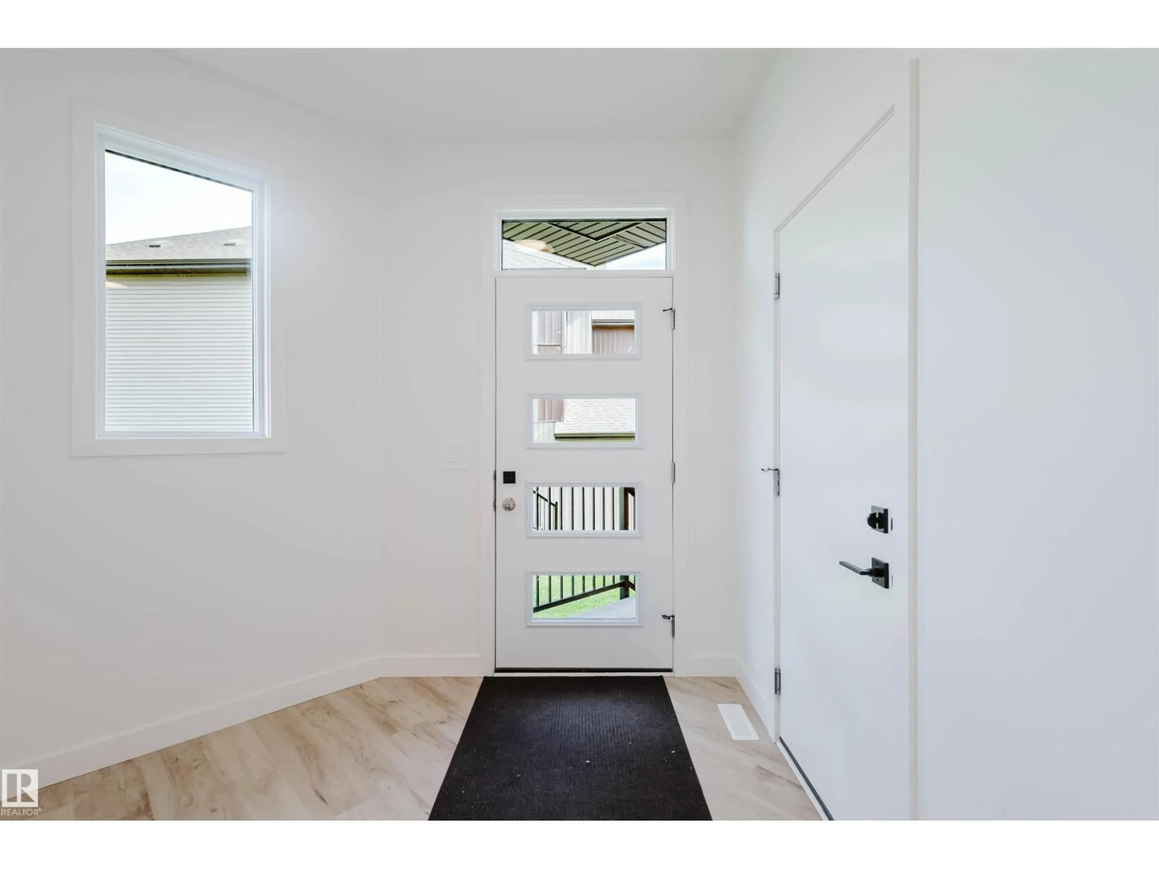 Indoor entryway for 42 CHARTRES CL, St. Albert Alberta T8T2E1