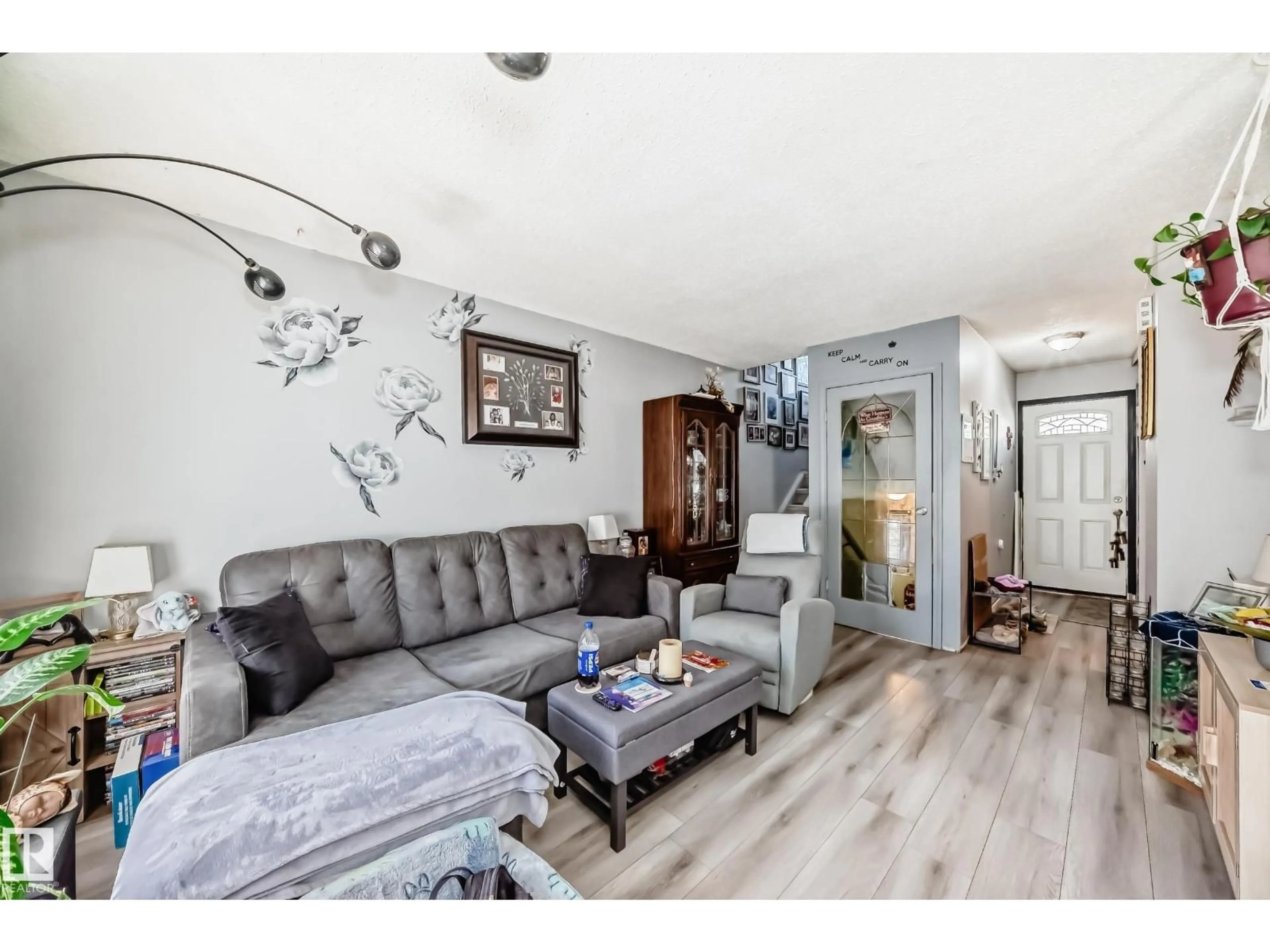 Living room with furniture, unknown for 582 ABBOTTSFIELD RD, Edmonton Alberta T5W4R3