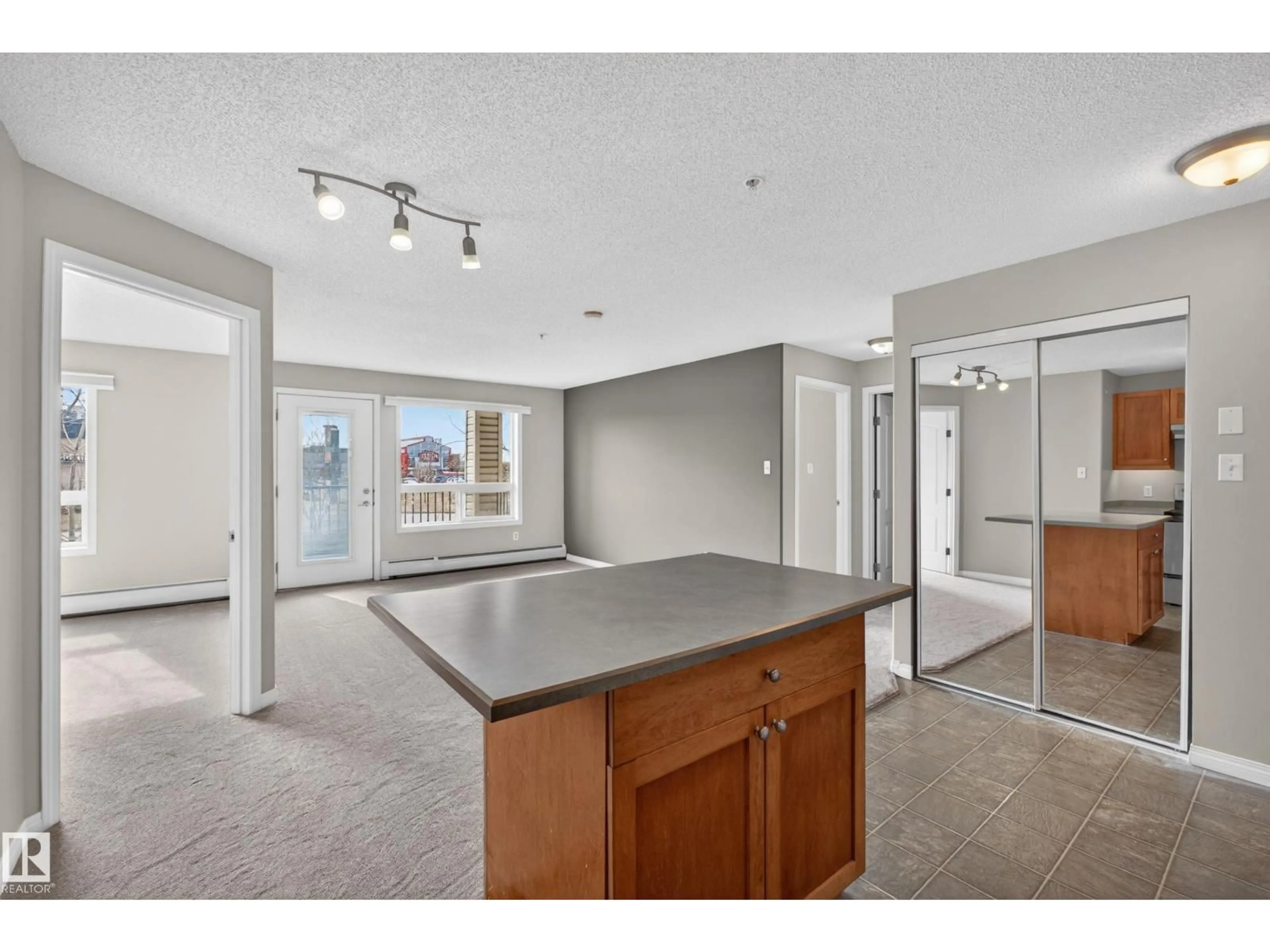 Unknown for 7339 - 1213 SOUTH TERWILLEGAR DR, Edmonton Alberta T6R0E1