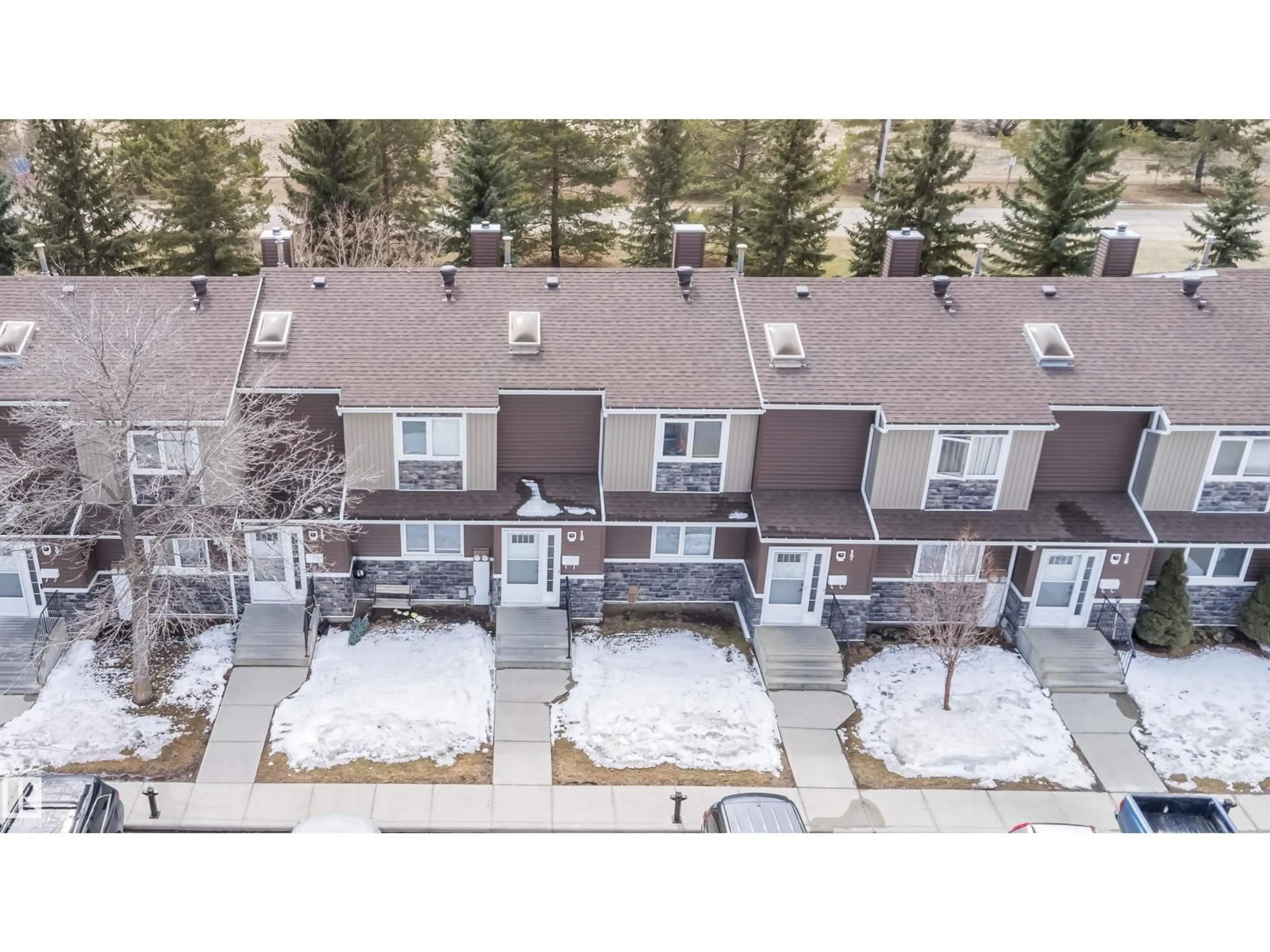 A pic from outside/outdoor area/front of a property/back of a property/a pic from drone, unknown for 18 - 3115 119 ST NW, Edmonton Alberta T6J5N5