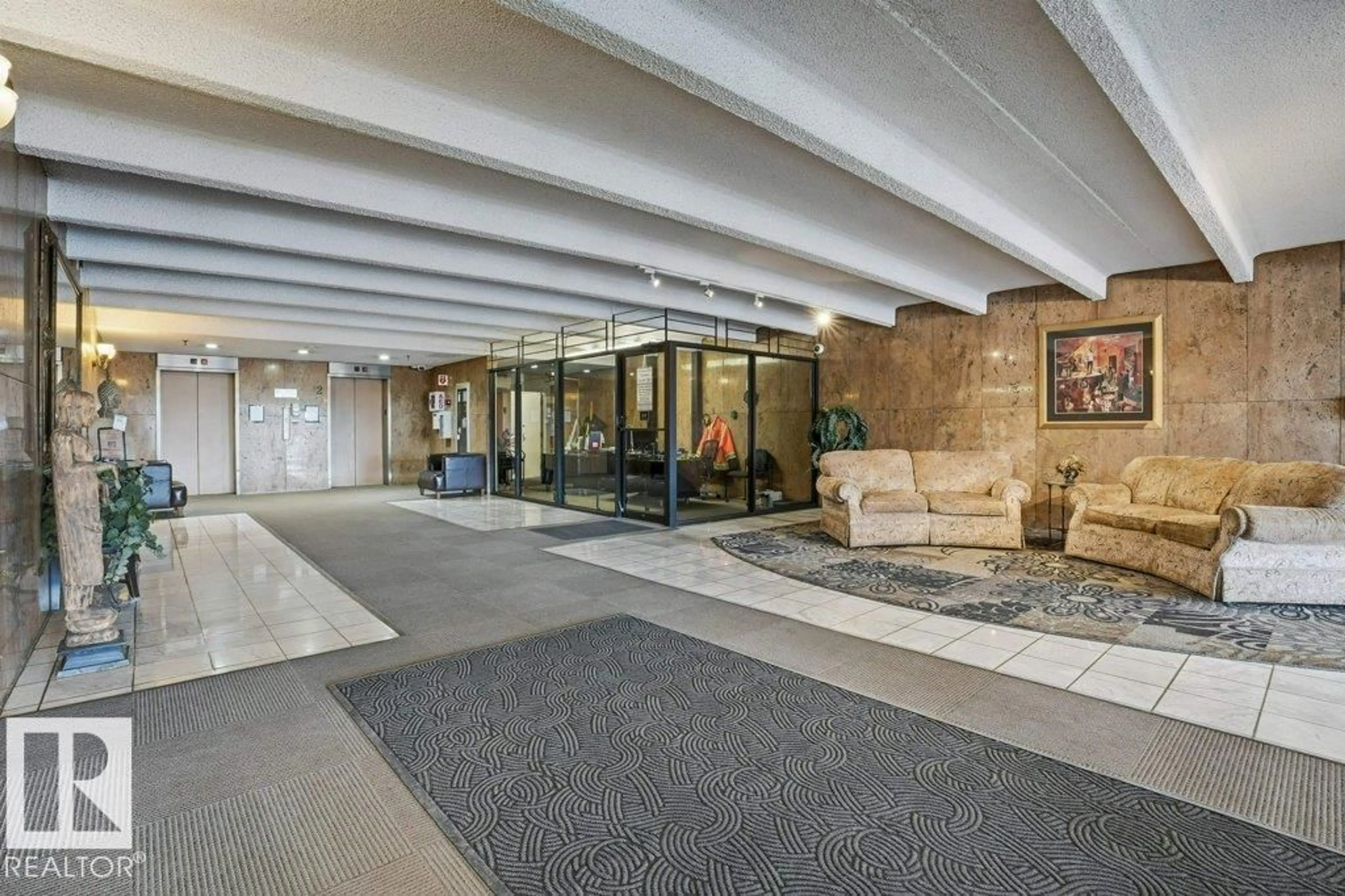 Lobby for #604 - 9918 101 ST, Edmonton Alberta T5K2L1