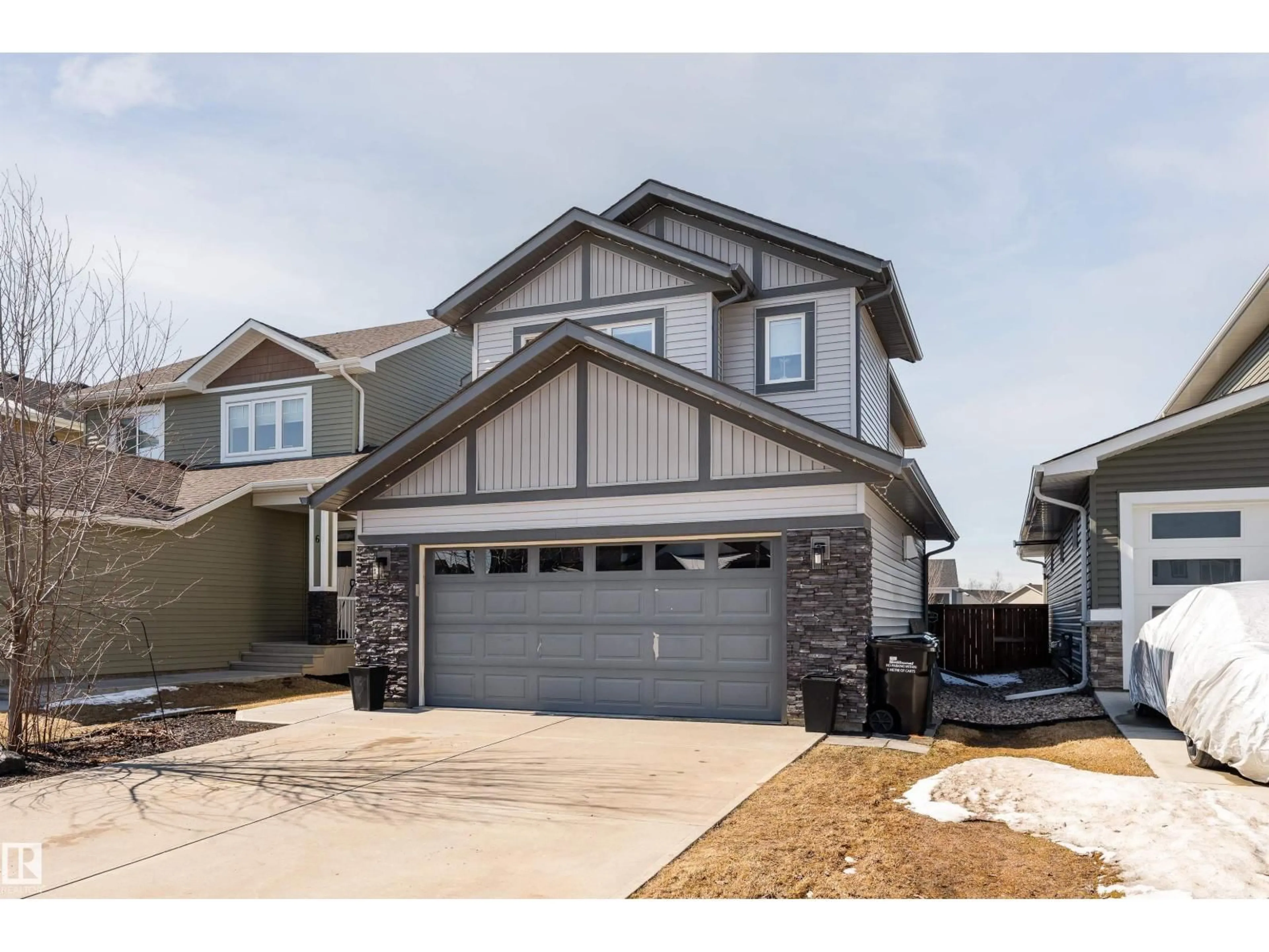Home with vinyl exterior material, street for 10 TAYLOR PL, Ardrossan Alberta T8E0A6