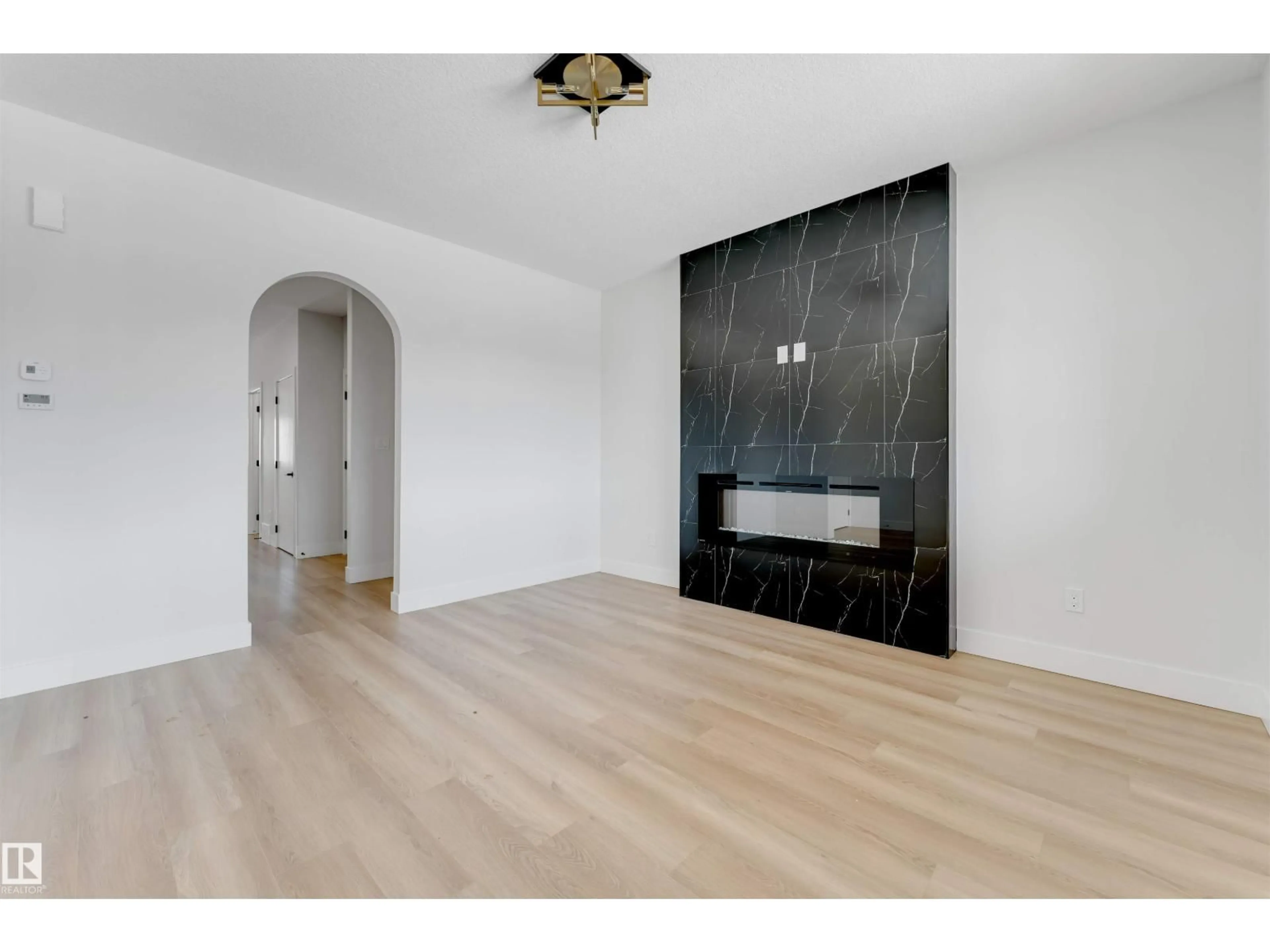 Unknown for 22932 80 AV, Edmonton Alberta T5T7Y1