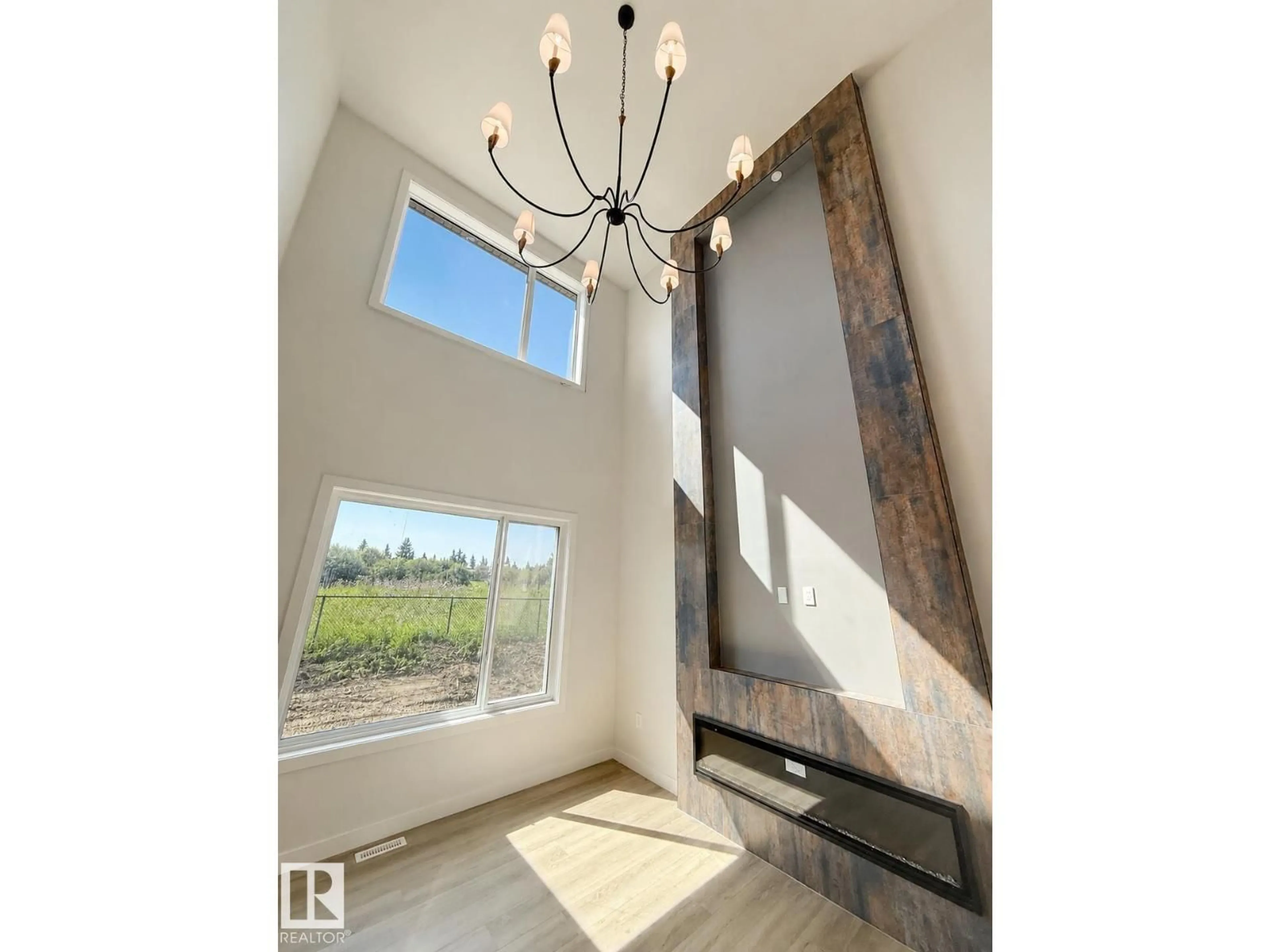 Indoor entryway for 22 MEADOWGROVE LD, Spruce Grove Alberta T7X1W6