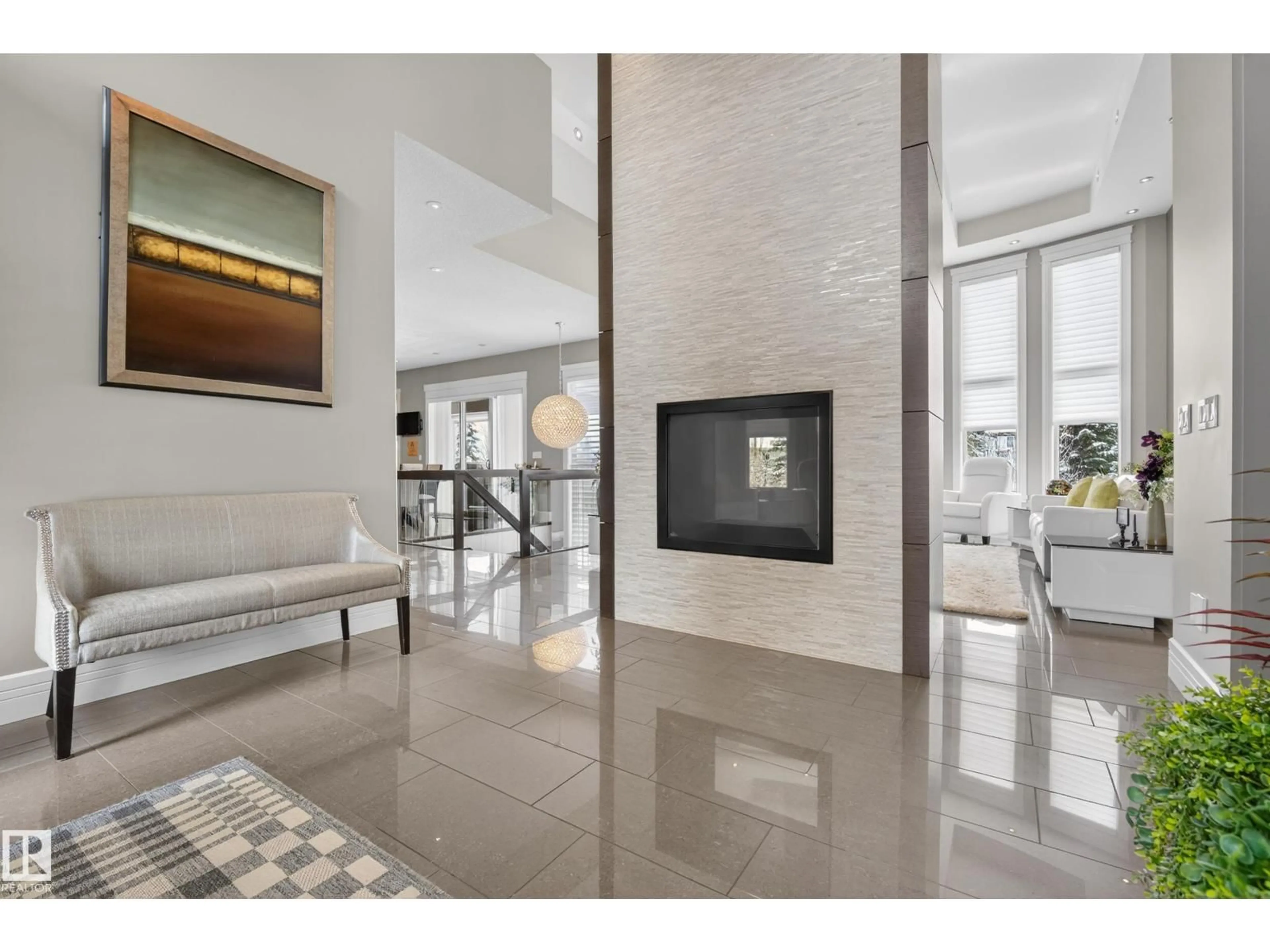Lobby for 138 25015 TWP ROAD 544A, Rural Sturgeon County Alberta T8T0B9