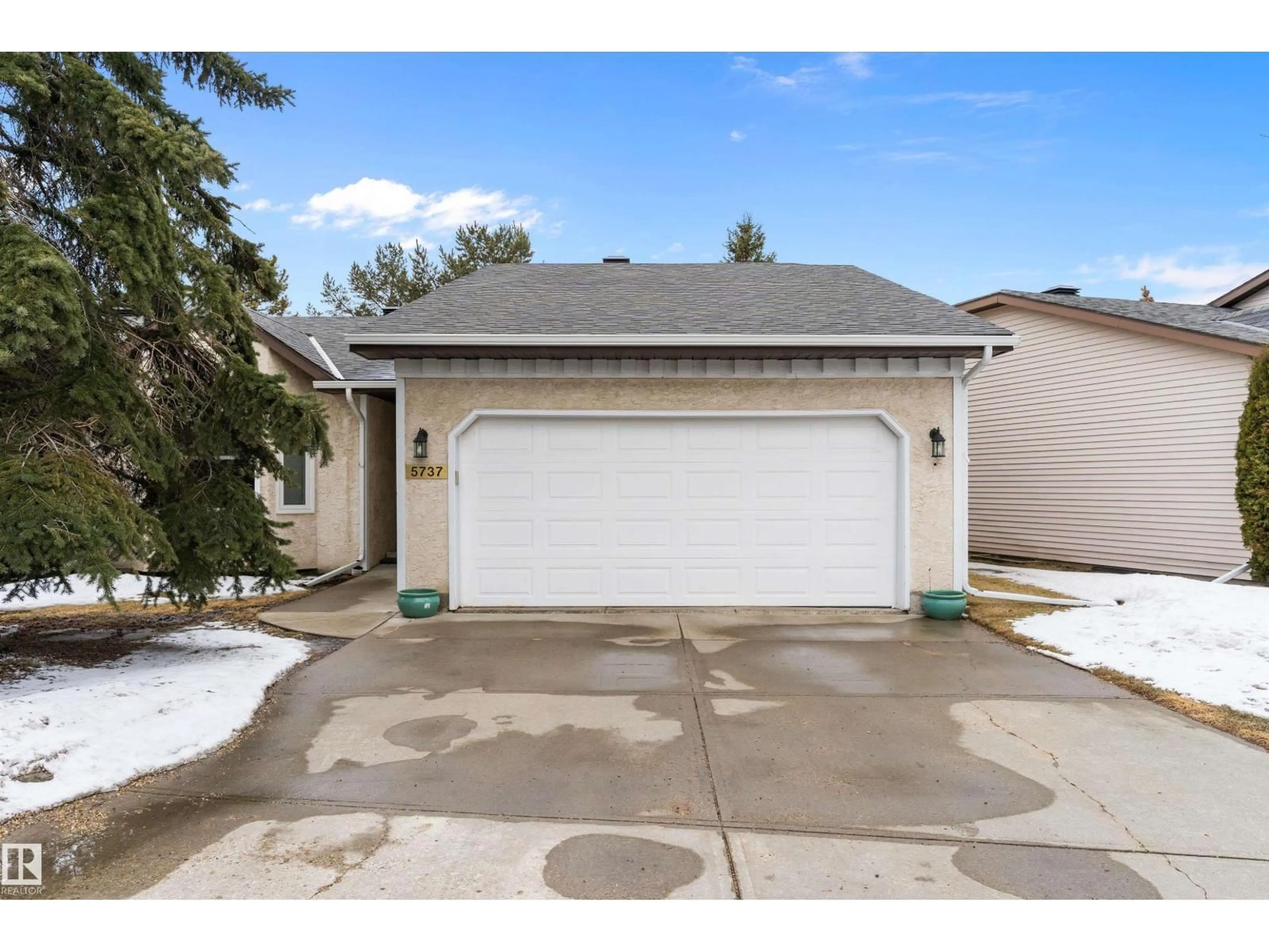 Indoor garage for 5737 189 ST, Edmonton Alberta T6M2G8