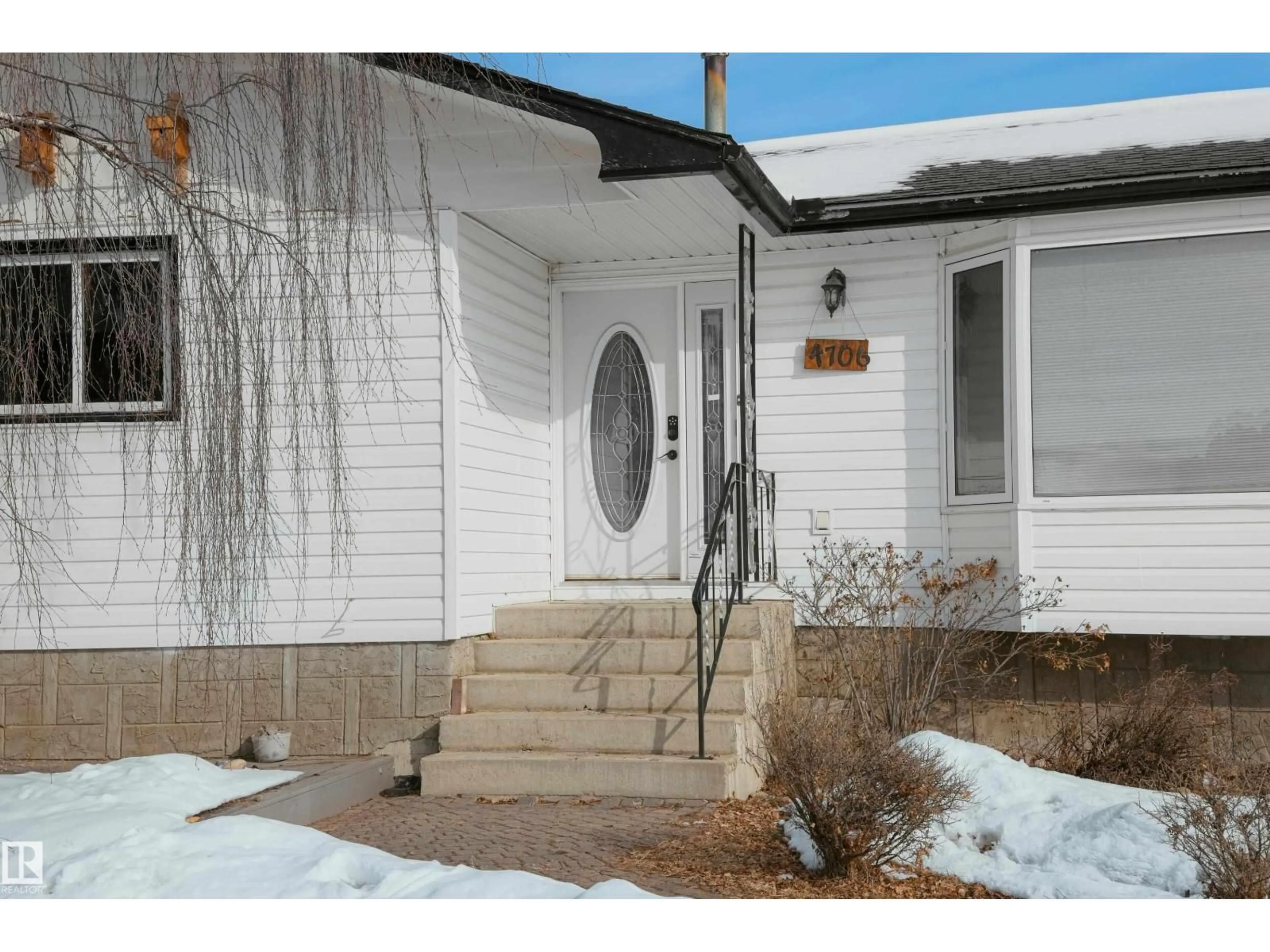 Unknown for 4706 54 AV, Barrhead Alberta T7N1K9