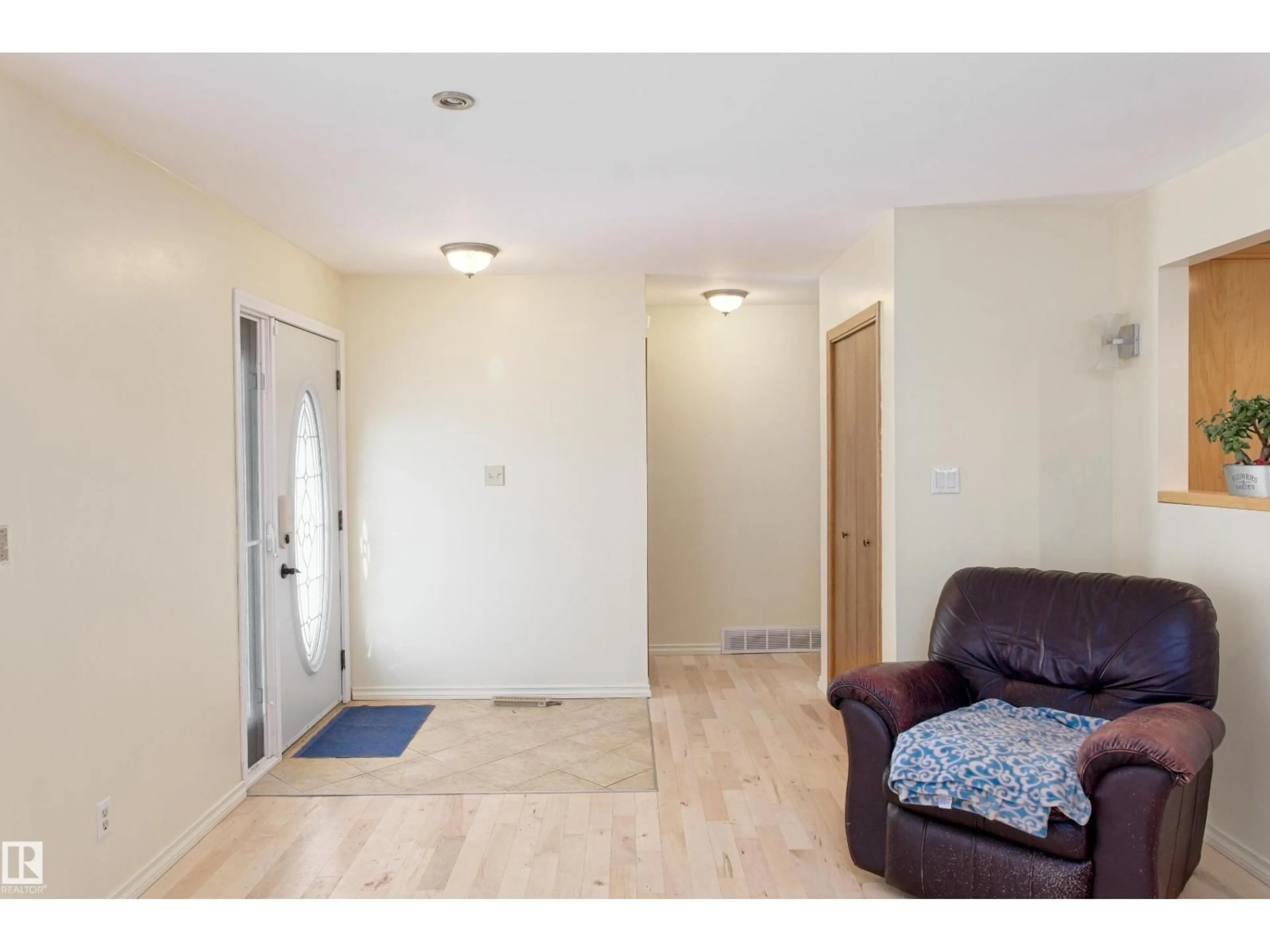 Unknown for 4706 54 AV, Barrhead Alberta T7N1K9