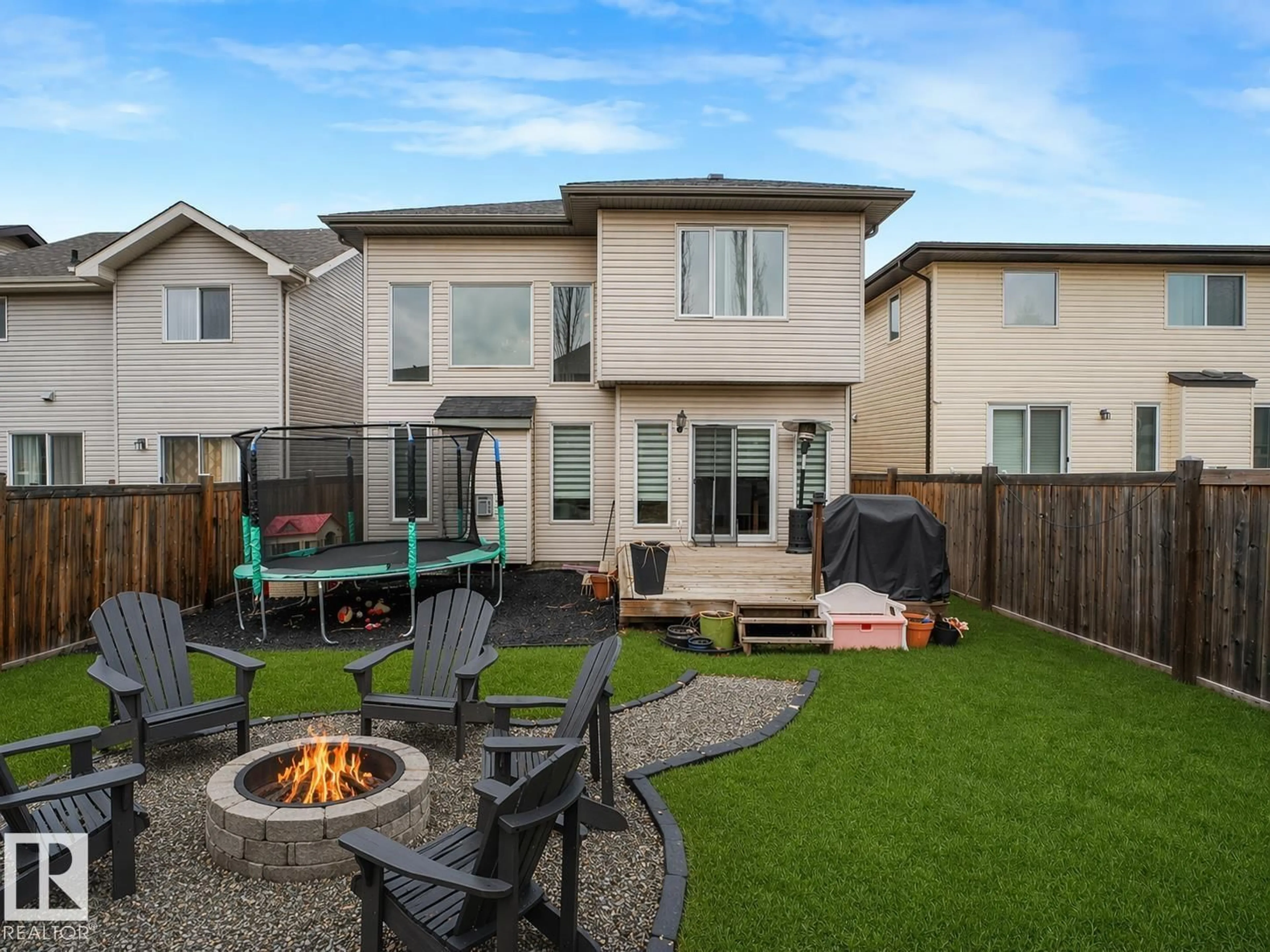 Patio, street for SW - 15835 10 AV, Edmonton Alberta T6W2H2
