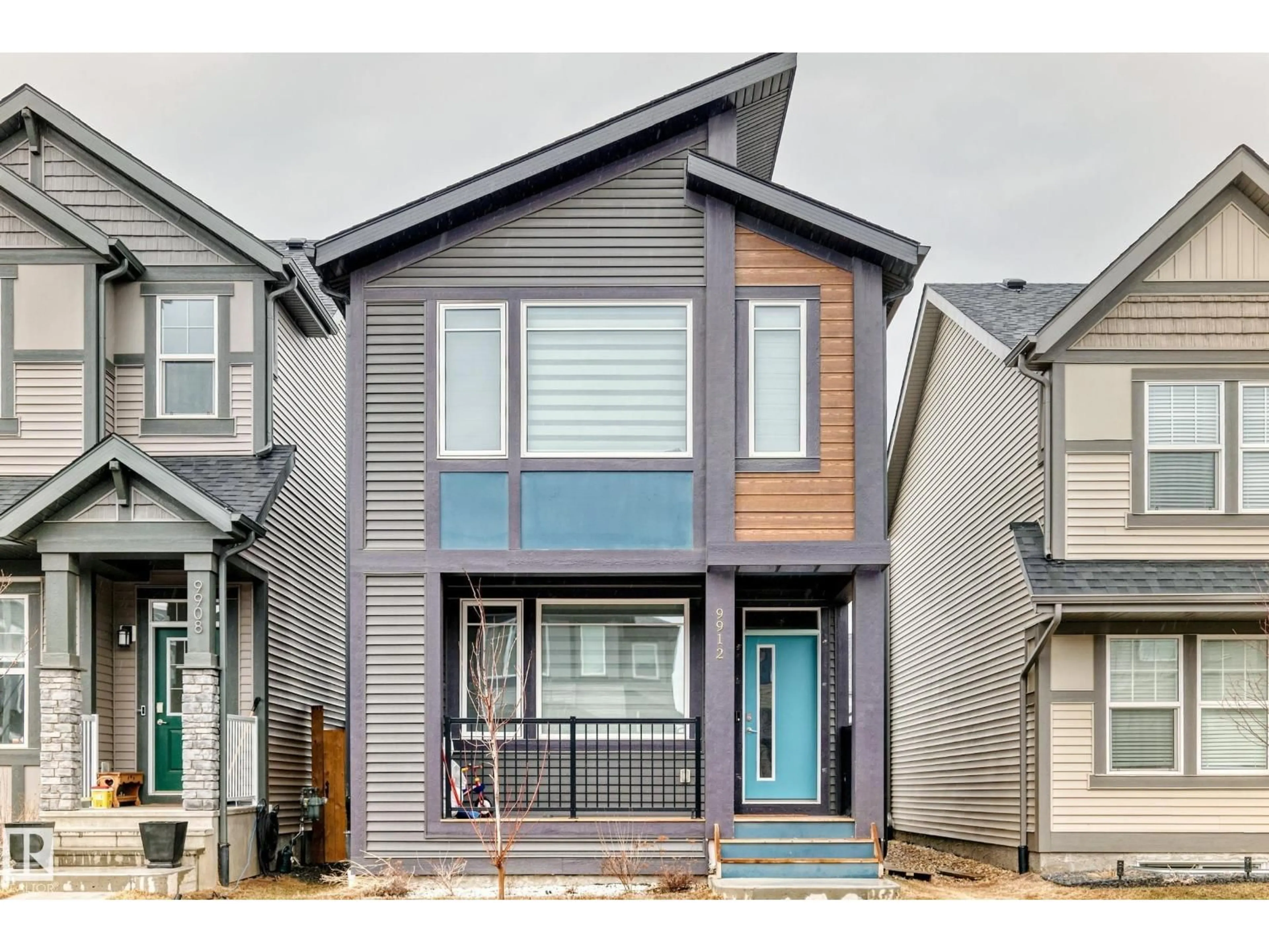 Home with vinyl exterior material, street for NW - 9912 226 ST, Edmonton Alberta T5T7V2