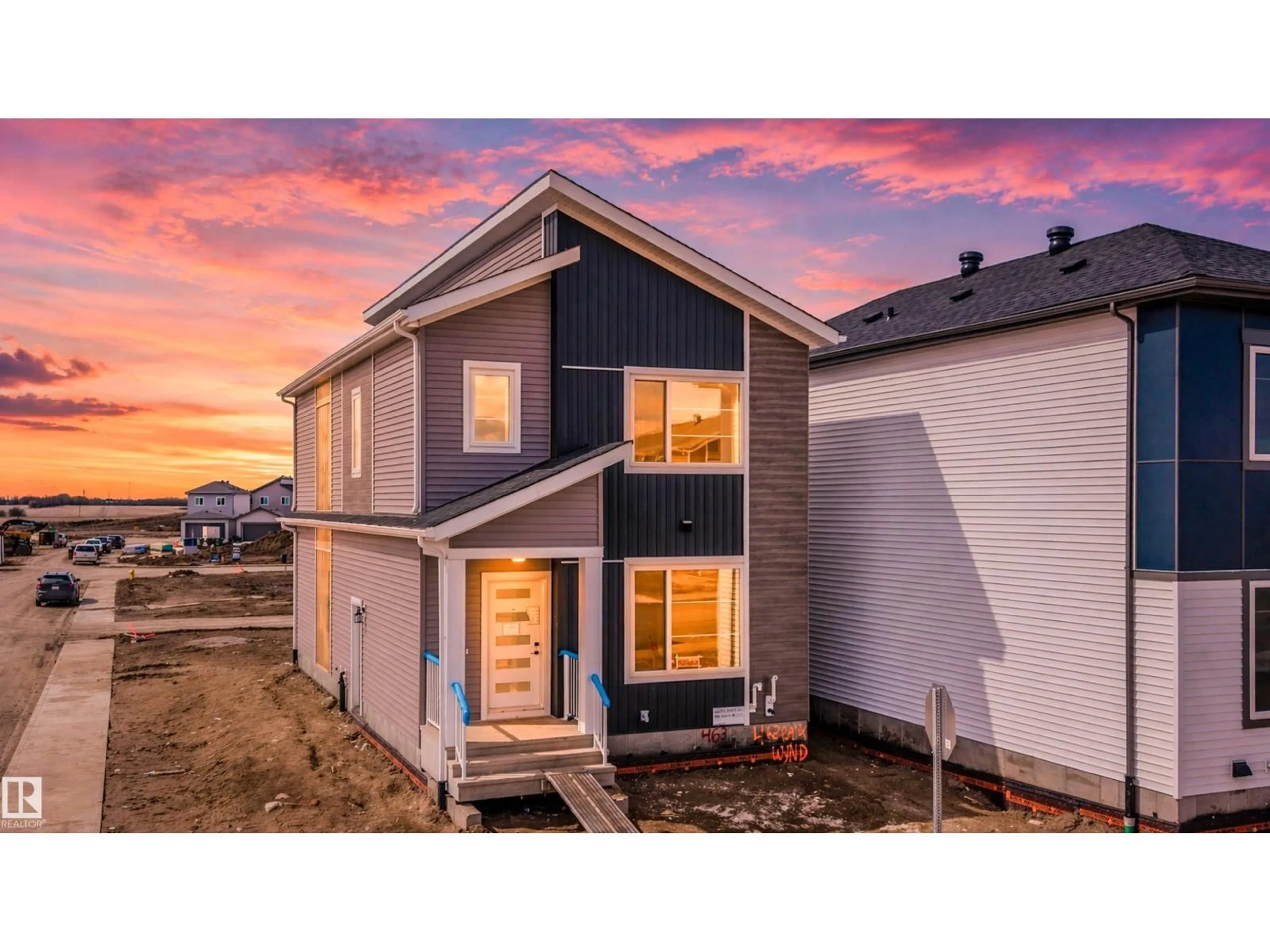 Home with vinyl exterior material, street for 463 BANK WD, Leduc Alberta T9E1W2