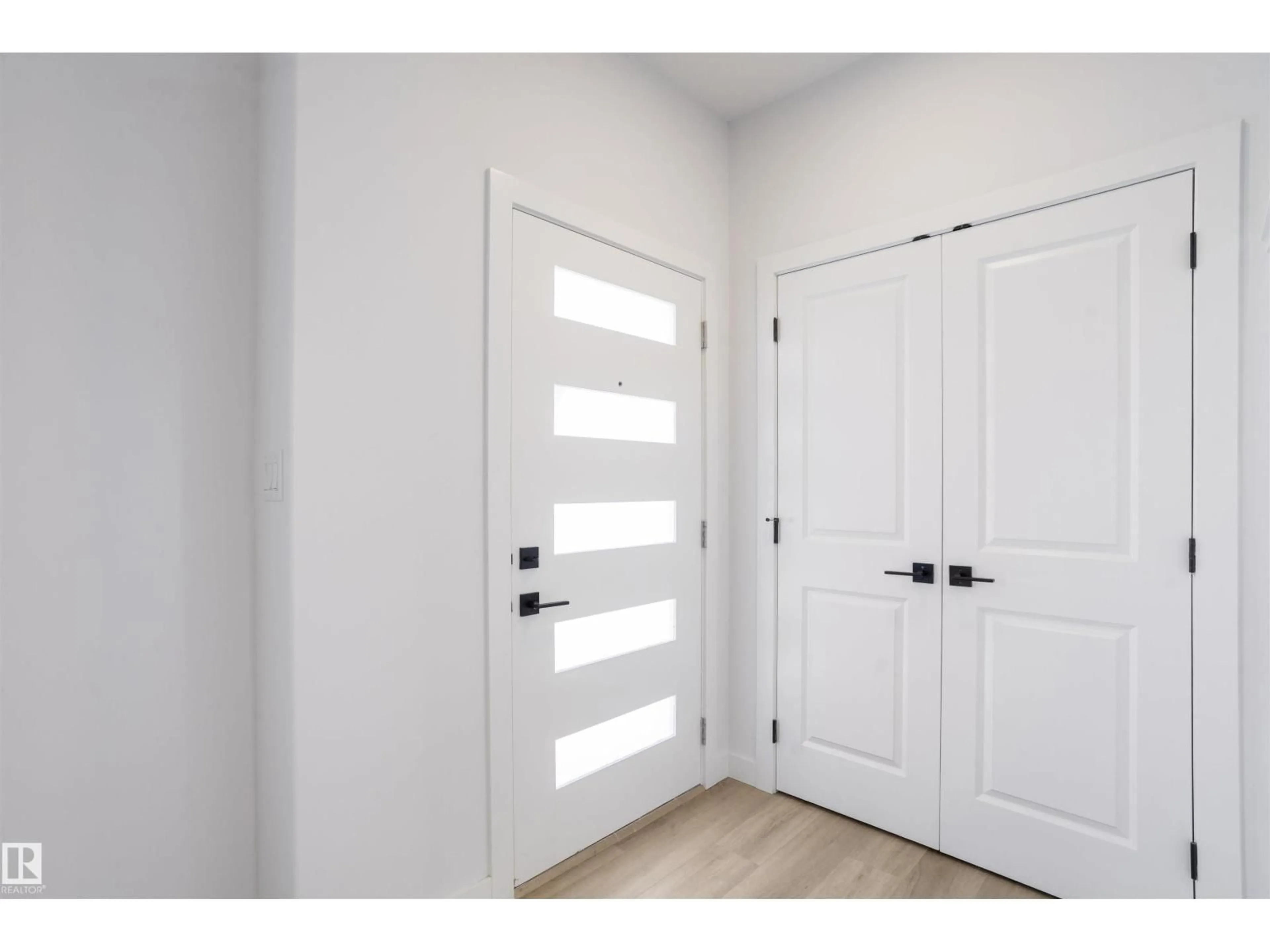 Indoor entryway for 463 BANK WD, Leduc Alberta T9E1W2