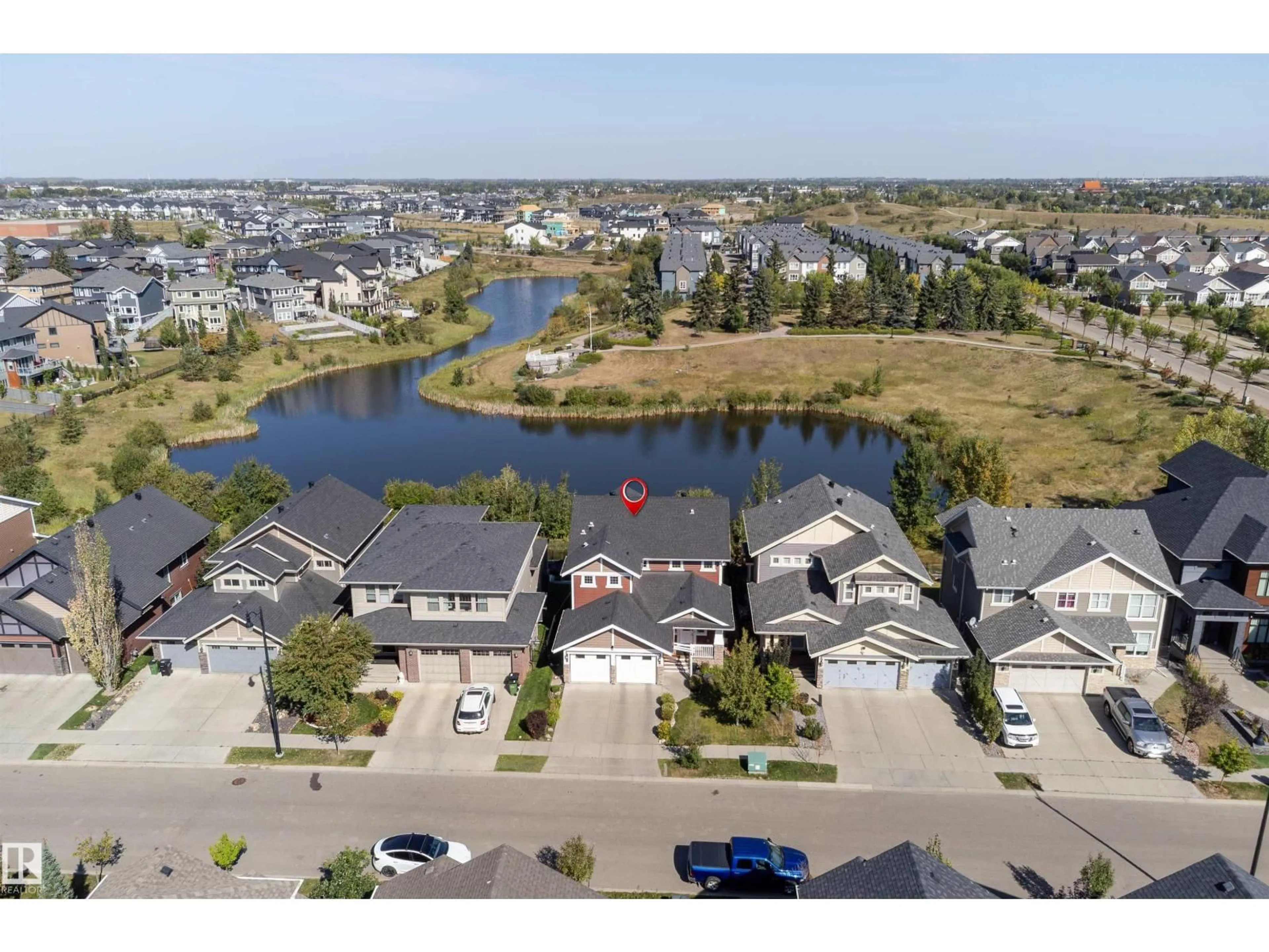 A pic from outside/outdoor area/front of a property/back of a property/a pic from drone, water/lake/river/ocean view for 5414 BONAVENTURE AV, Edmonton Alberta T5E6R3