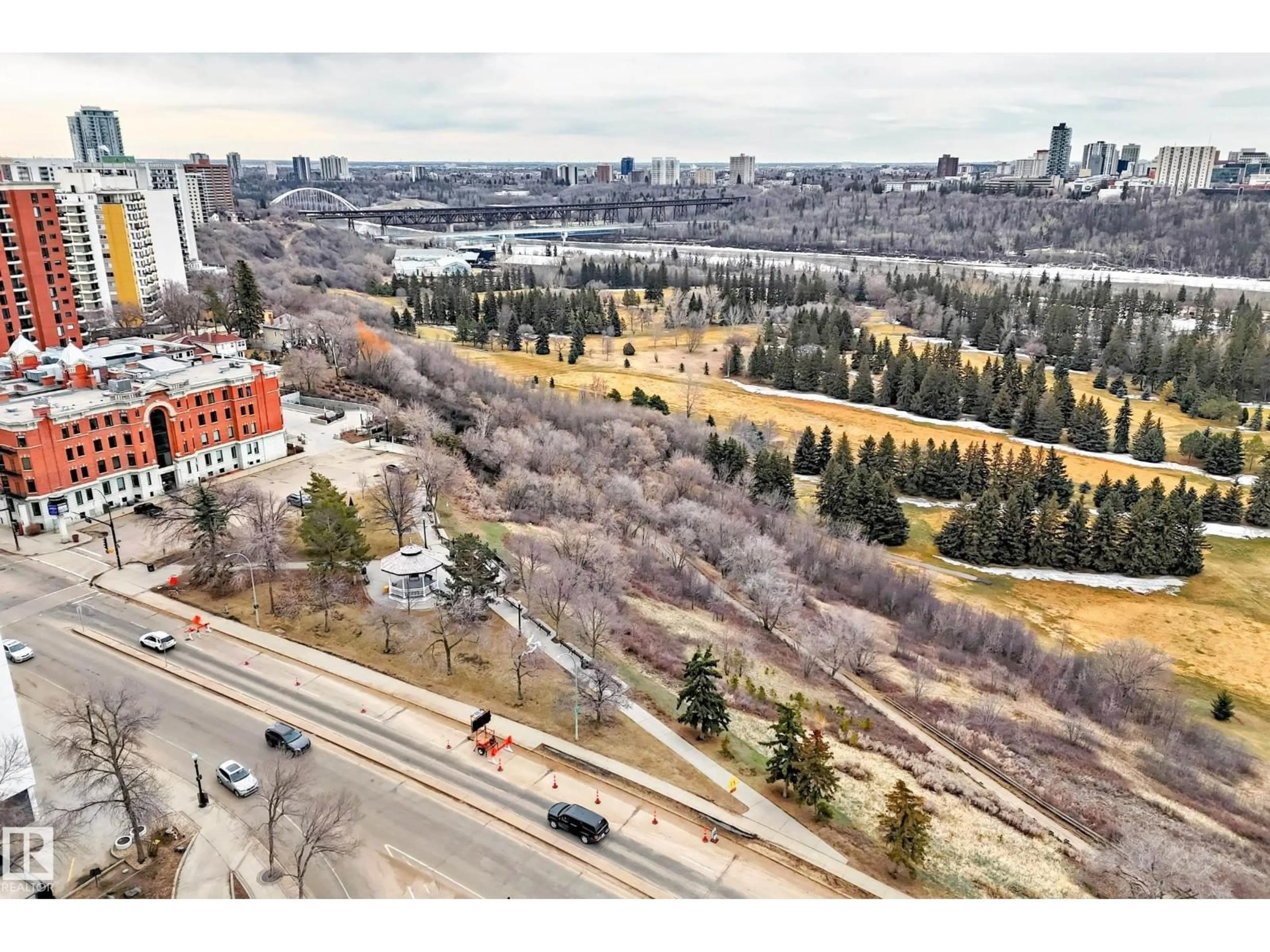 A pic from outside/outdoor area/front of a property/back of a property/a pic from drone, unknown for 10011 - 716 117 ST, Edmonton Alberta T5K1W7