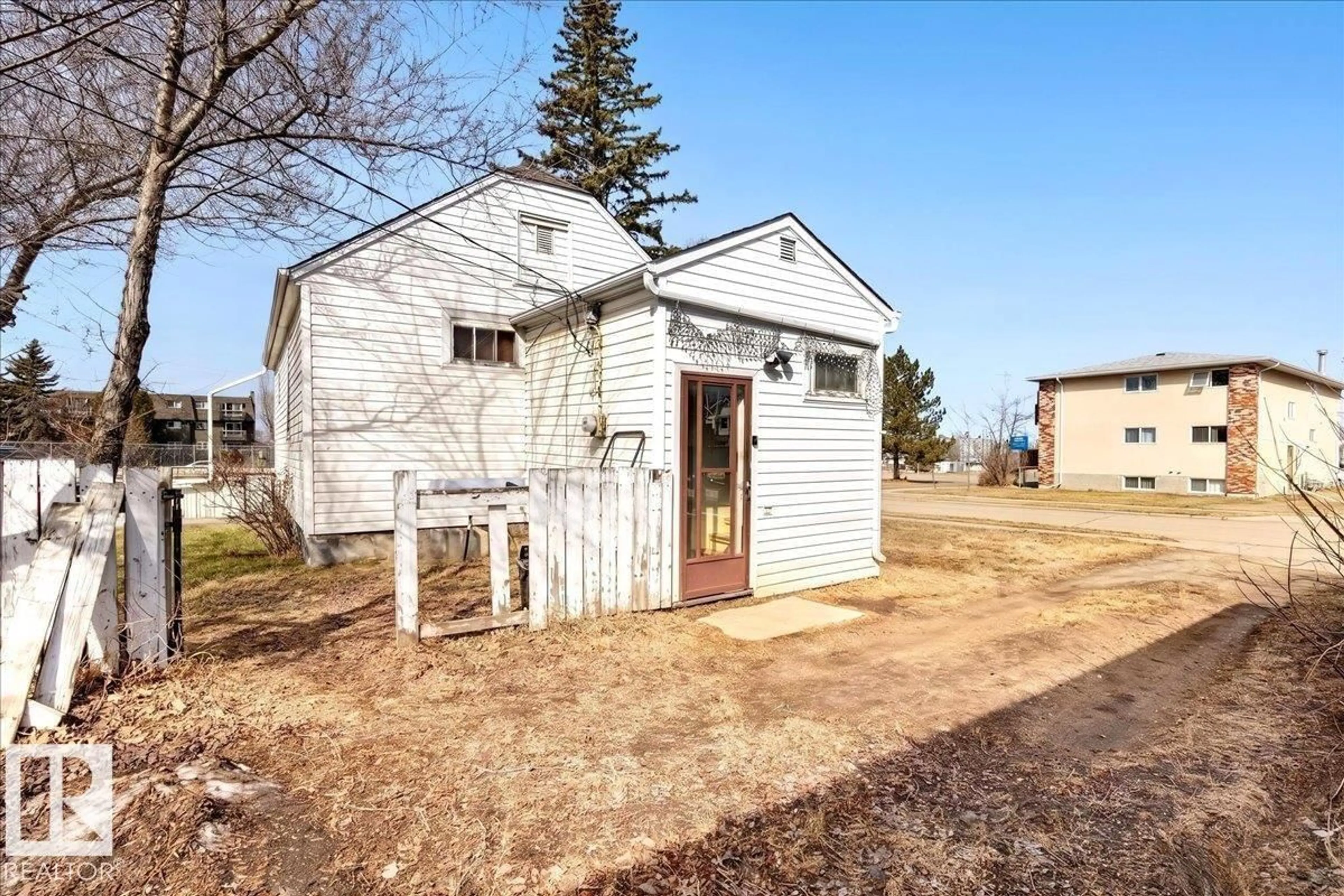 Shed for 4529 46A AV, Leduc Alberta T9E5V7