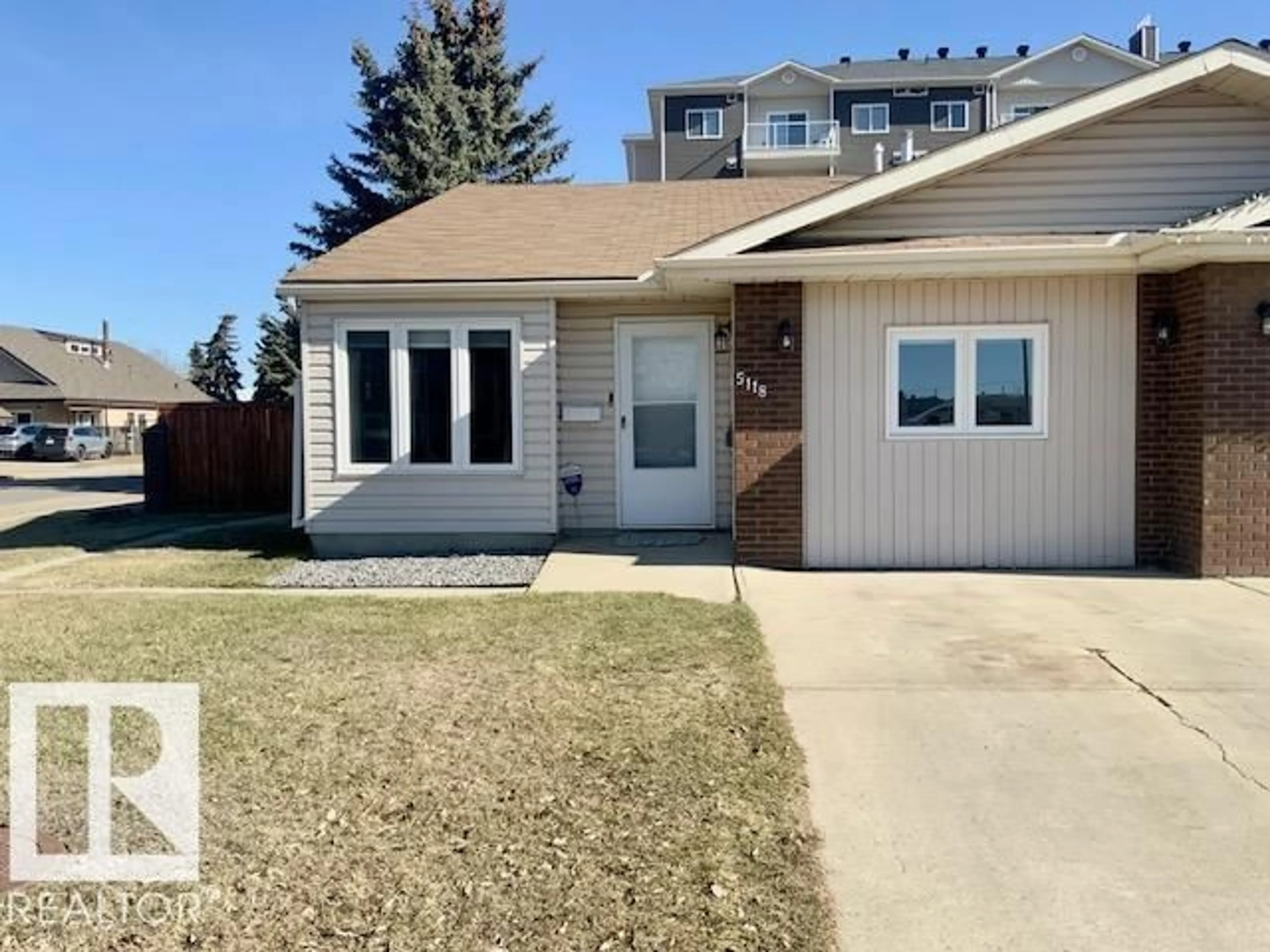 Home with vinyl exterior material, street for 5118 56 AV, Wetaskiwin Alberta T9A3N5