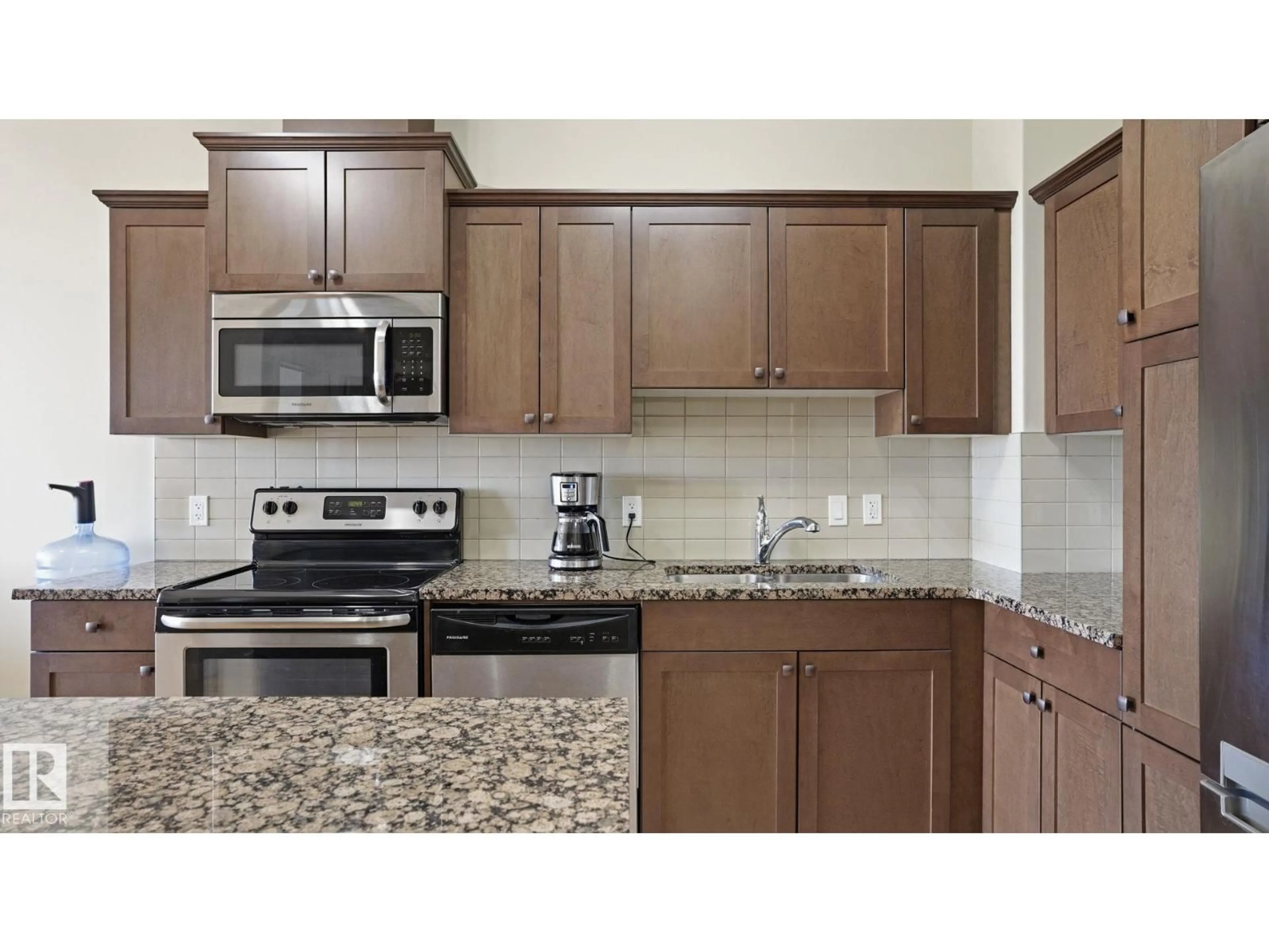 Standard kitchen, ceramic/tile floor for #421 - 511 QUEEN ST, Spruce Grove Alberta T7X0G4