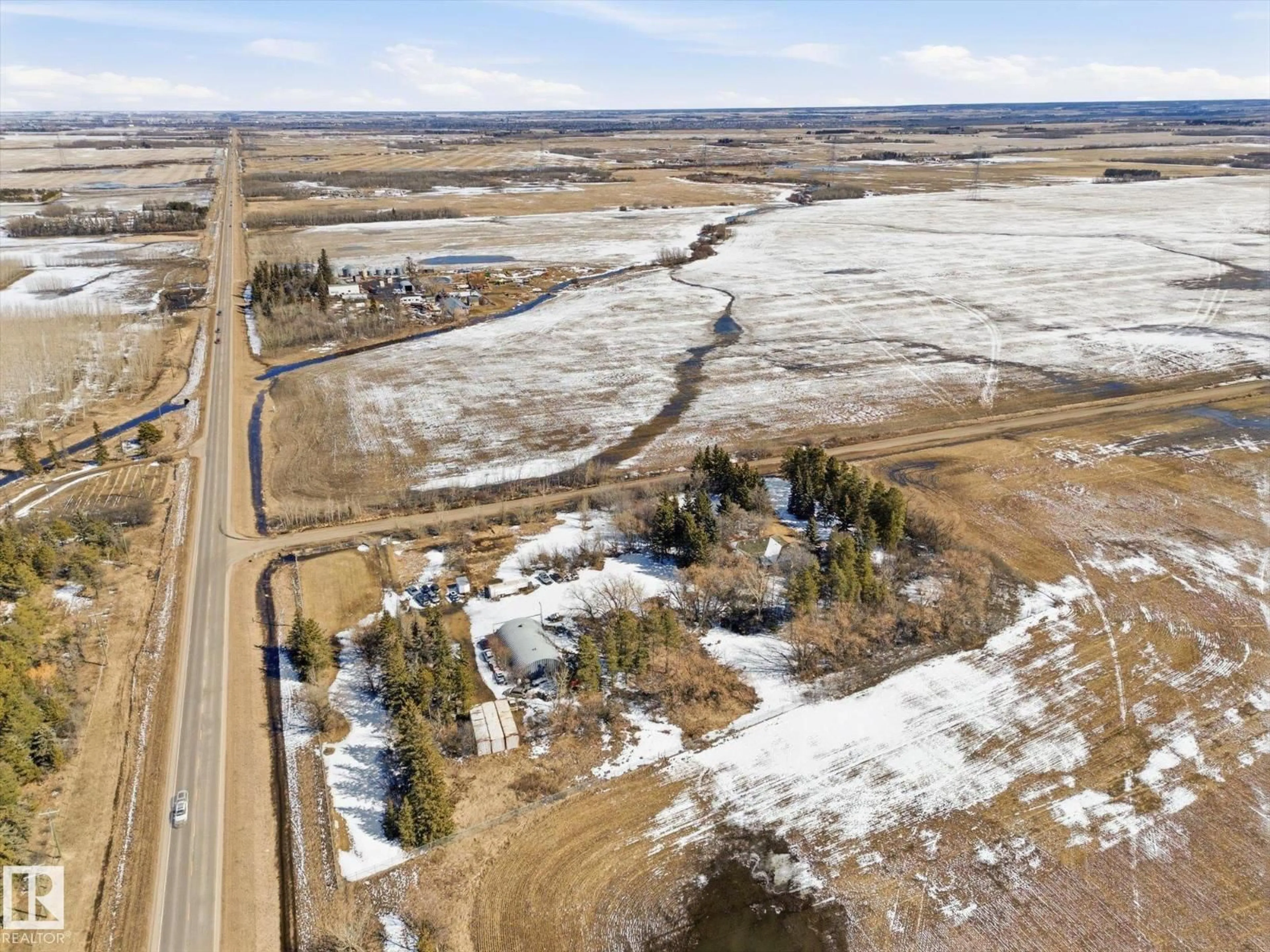 A pic from outside/outdoor area/front of a property/back of a property/a pic from drone, unknown for 25750 18 ST, Edmonton Alberta T5Y6B5