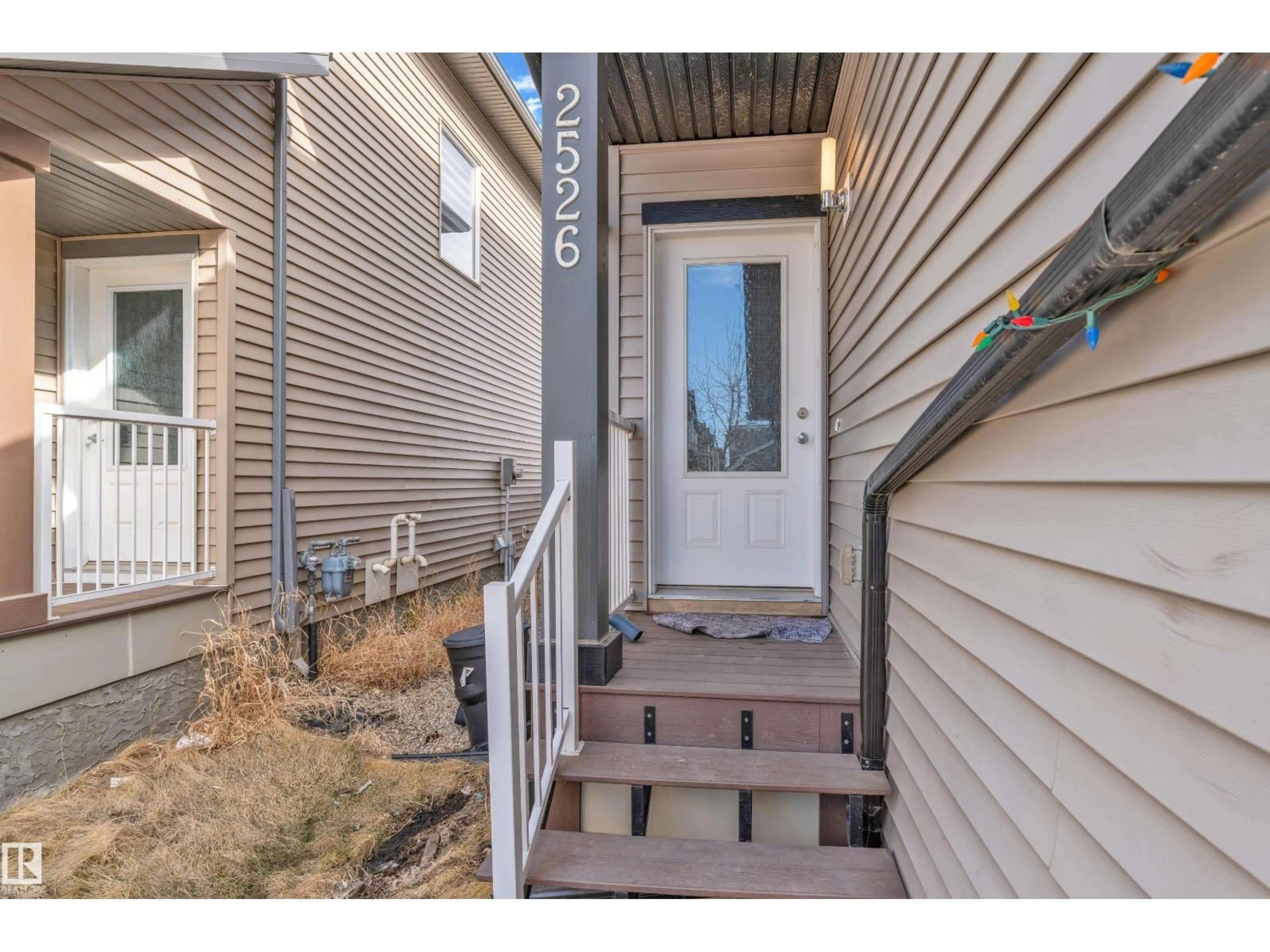 Unknown for 2526 19A AV, Edmonton Alberta T6T2E1