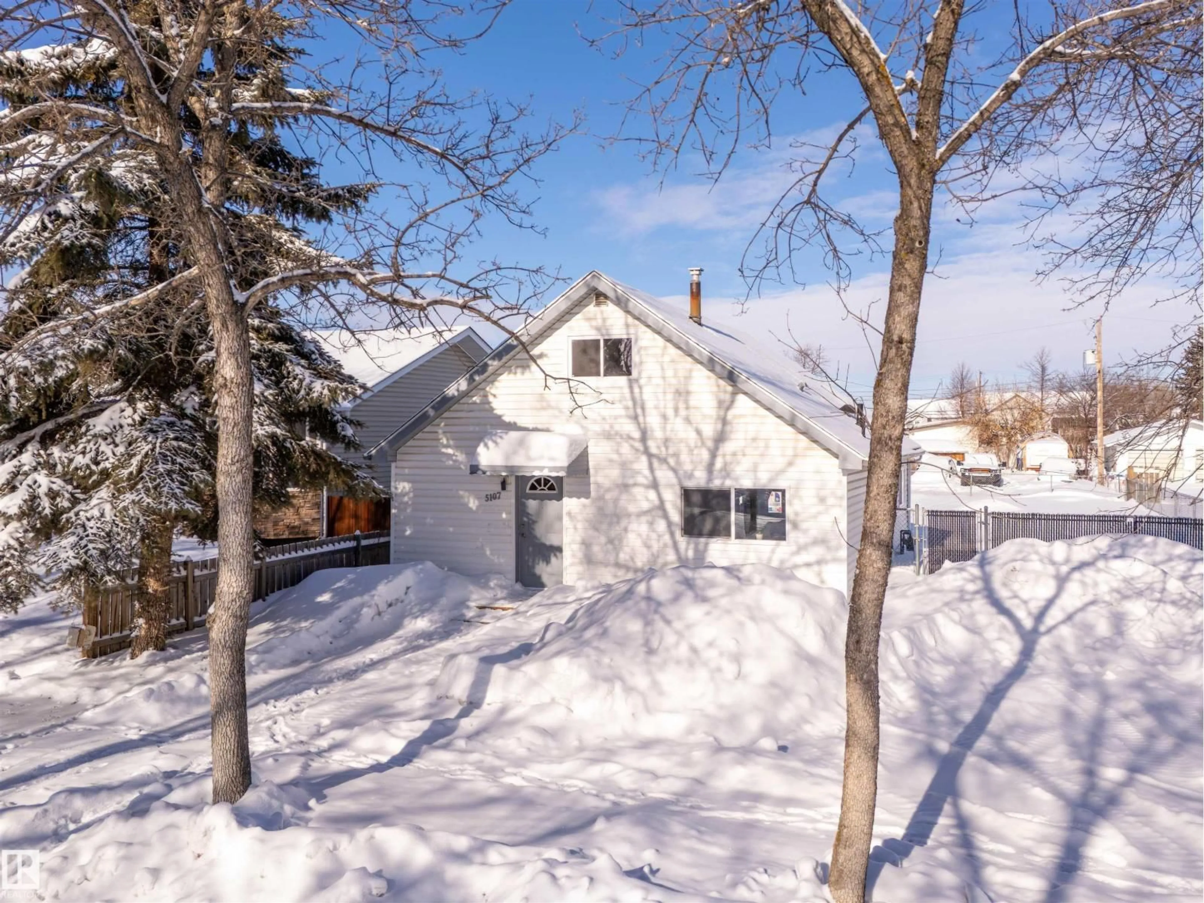 A pic from outside/outdoor area/front of a property/back of a property/a pic from drone, street for 5107 52 AVE, Bonnyville Town Alberta T9N2A6