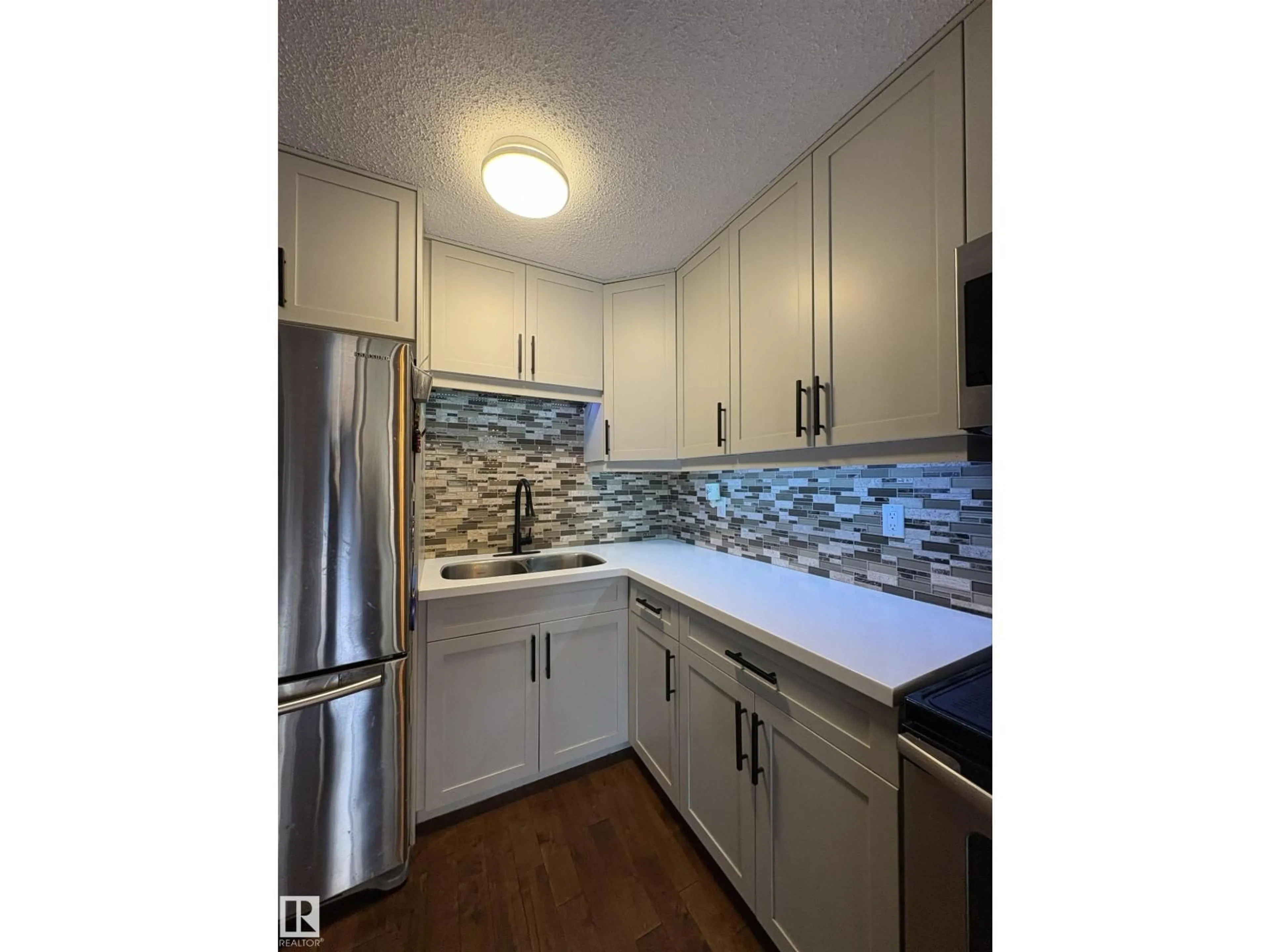 Standard kitchen, unknown for 79 AKINSDALE GD, St. Albert Alberta T8N2W8