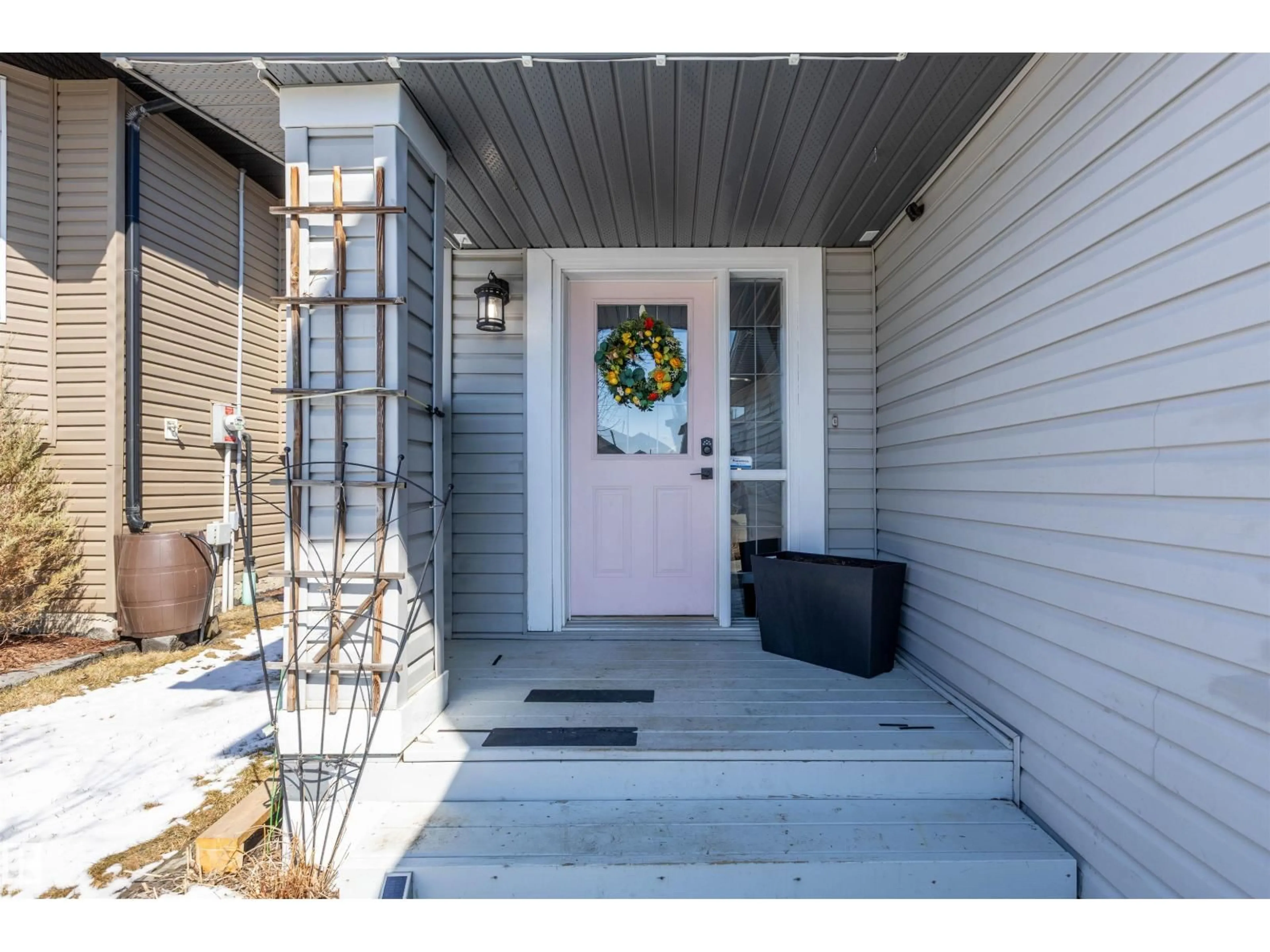 Indoor entryway for 9719 87 ST, Morinville Alberta T8R1V2
