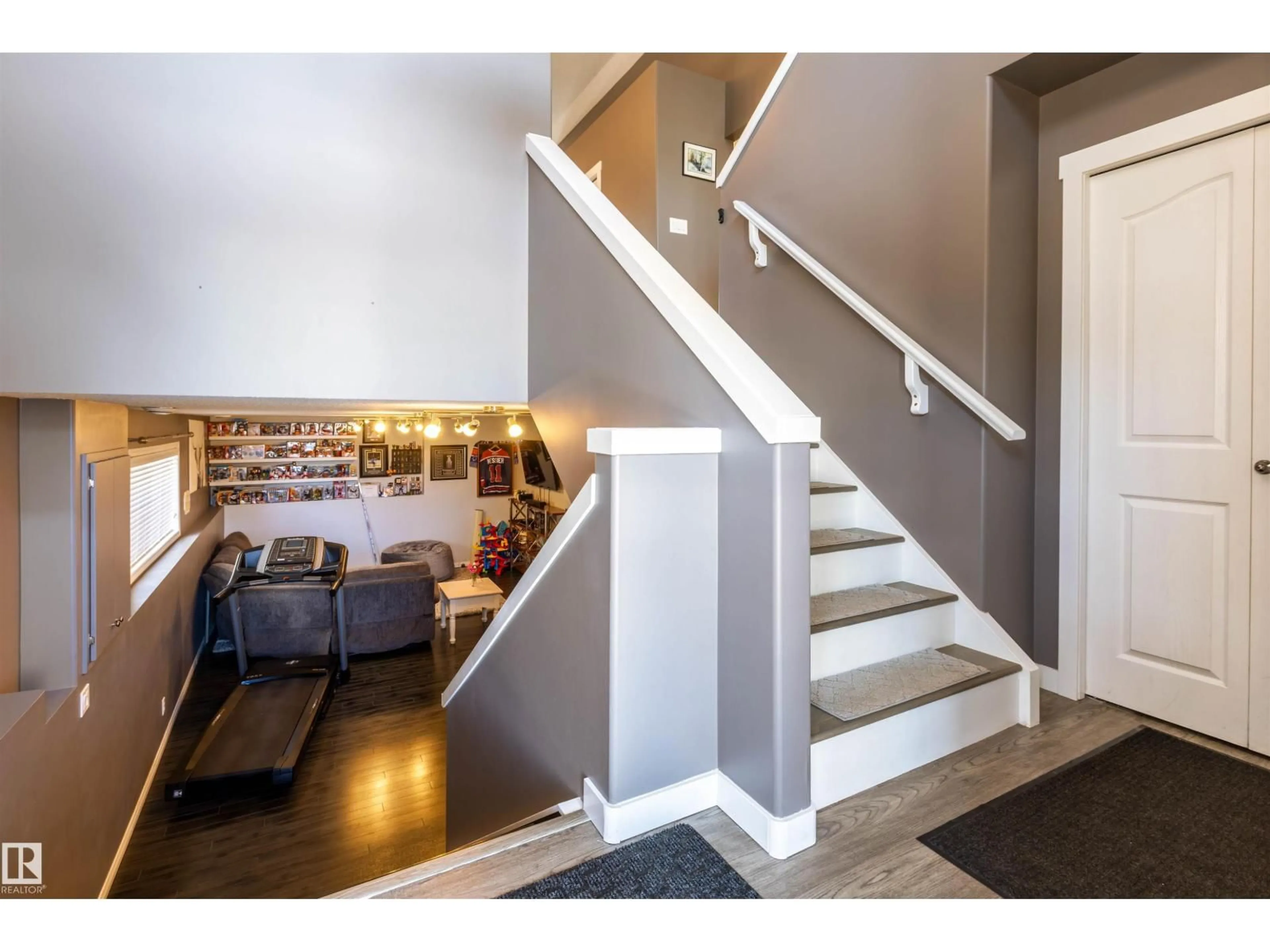 Indoor entryway for 9719 87 ST, Morinville Alberta T8R1V2