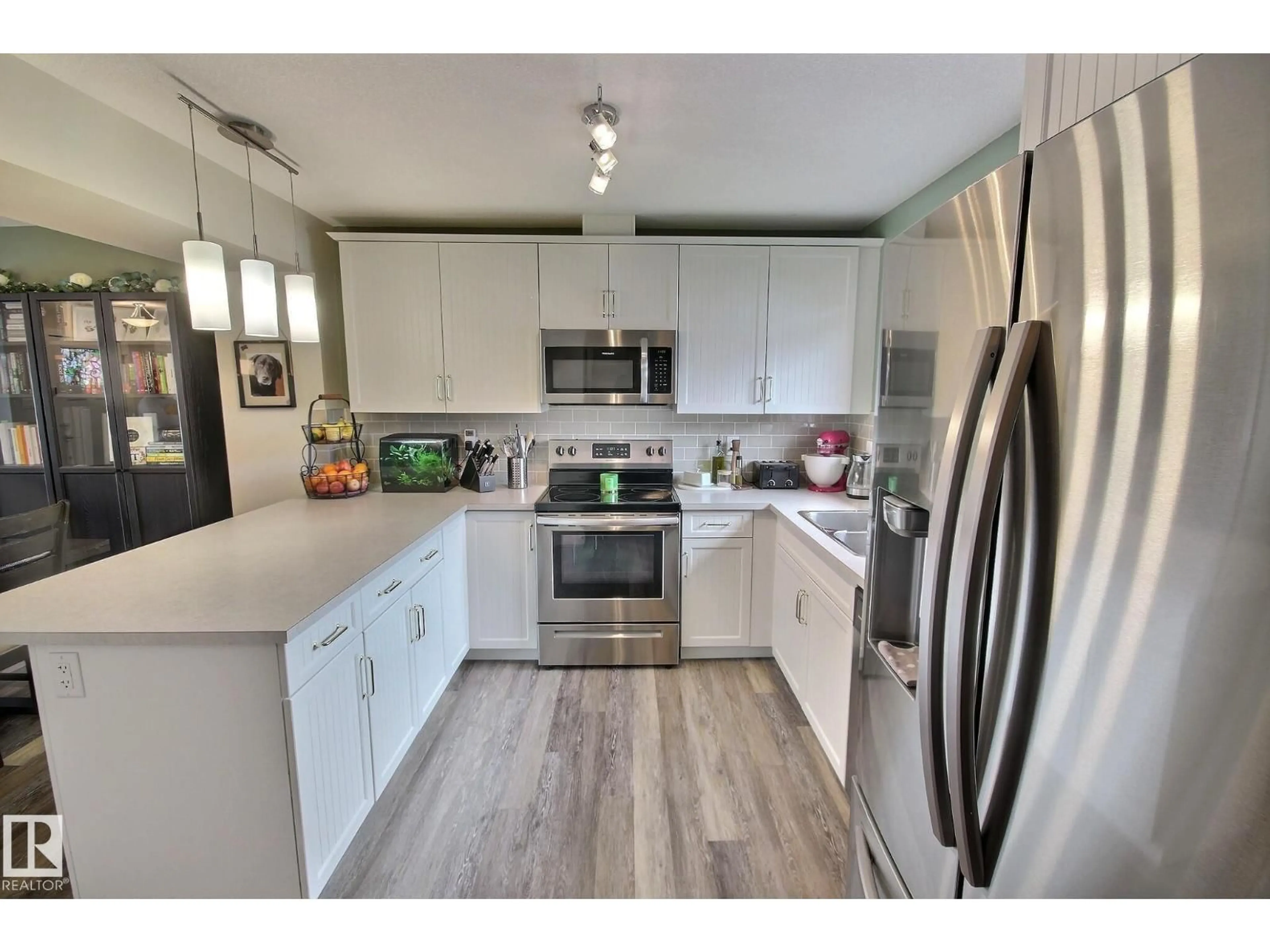 Open concept kitchen, unknown for 565 CHAPPELLE DR, Edmonton Alberta T6W2B5