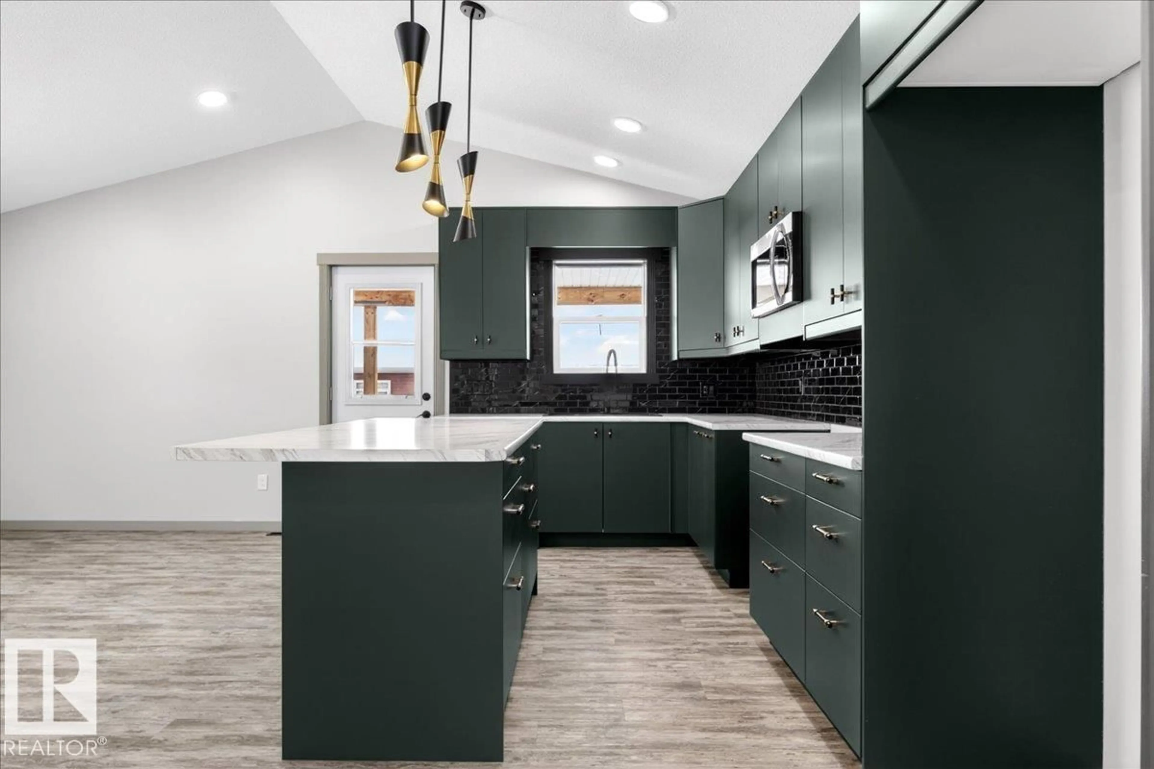 Open concept kitchen, unknown for 27 WHITETAIL CV, Mundare Alberta T0B3H0