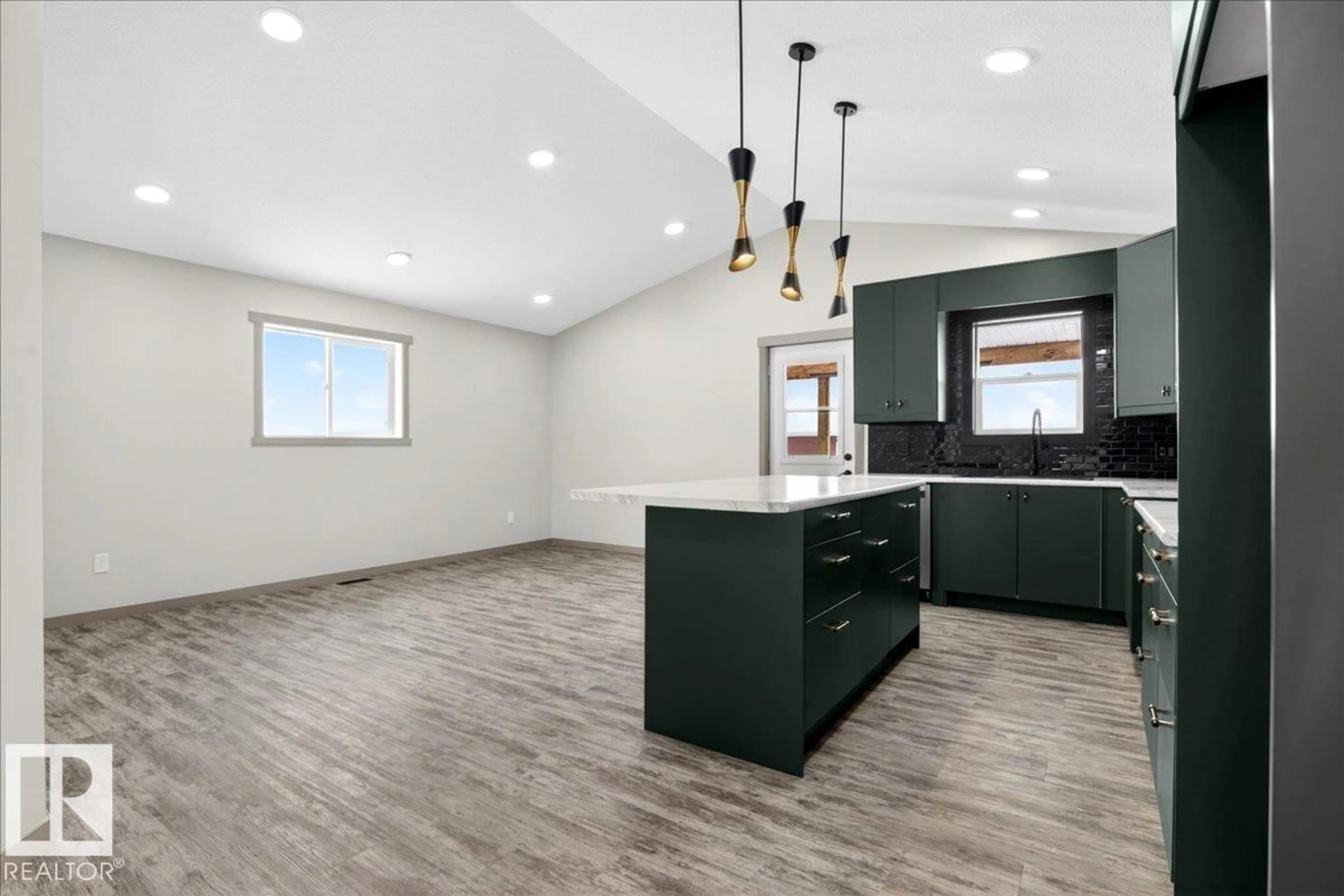 Open concept kitchen, unknown for 27 WHITETAIL CV, Mundare Alberta T0B3H0