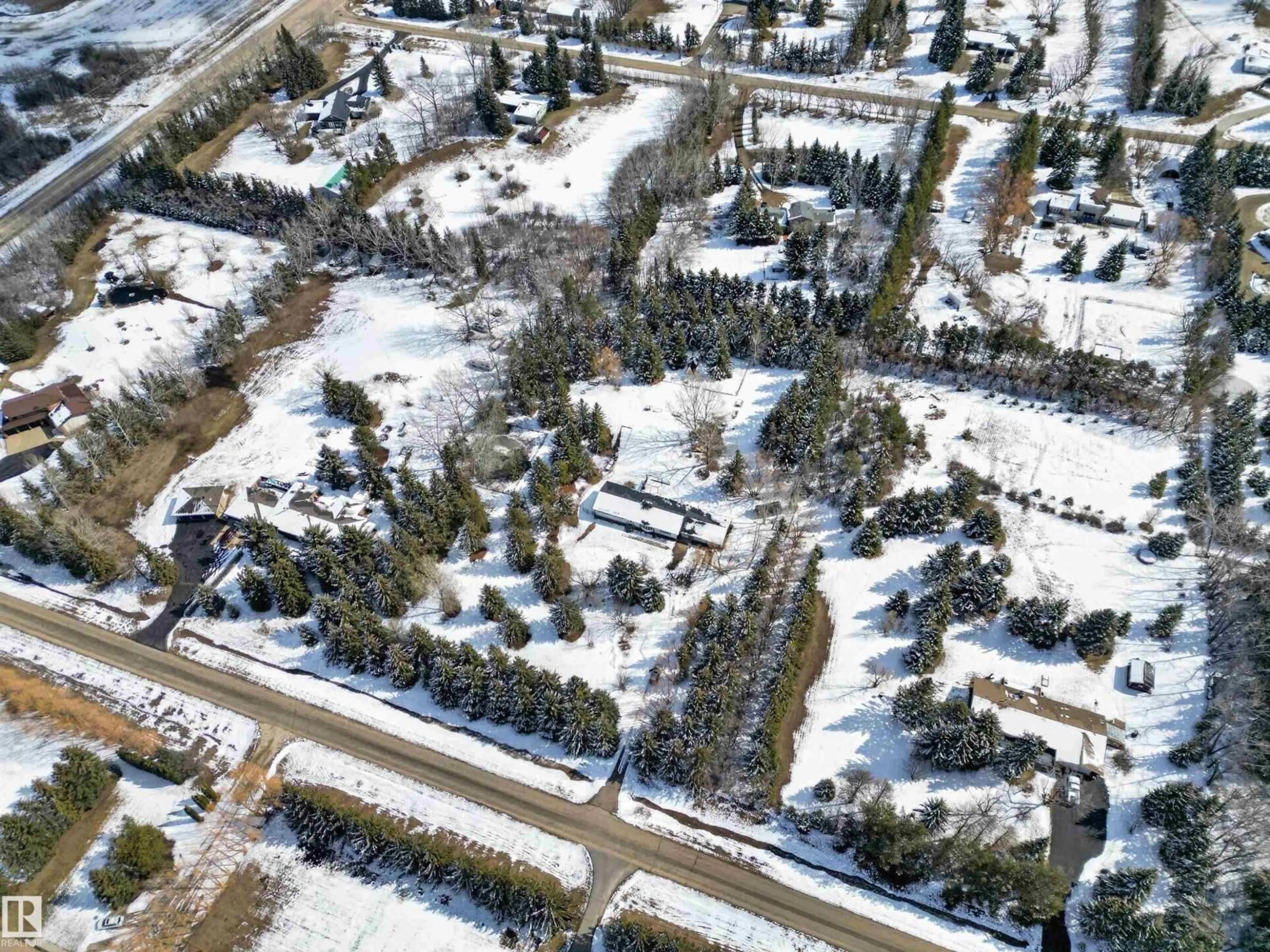 A pic from outside/outdoor area/front of a property/back of a property/a pic from drone, street for 52552 - 98 RGE ROAD 224 RGE ROAD, Rural Strathcona County Alberta T8A4R7