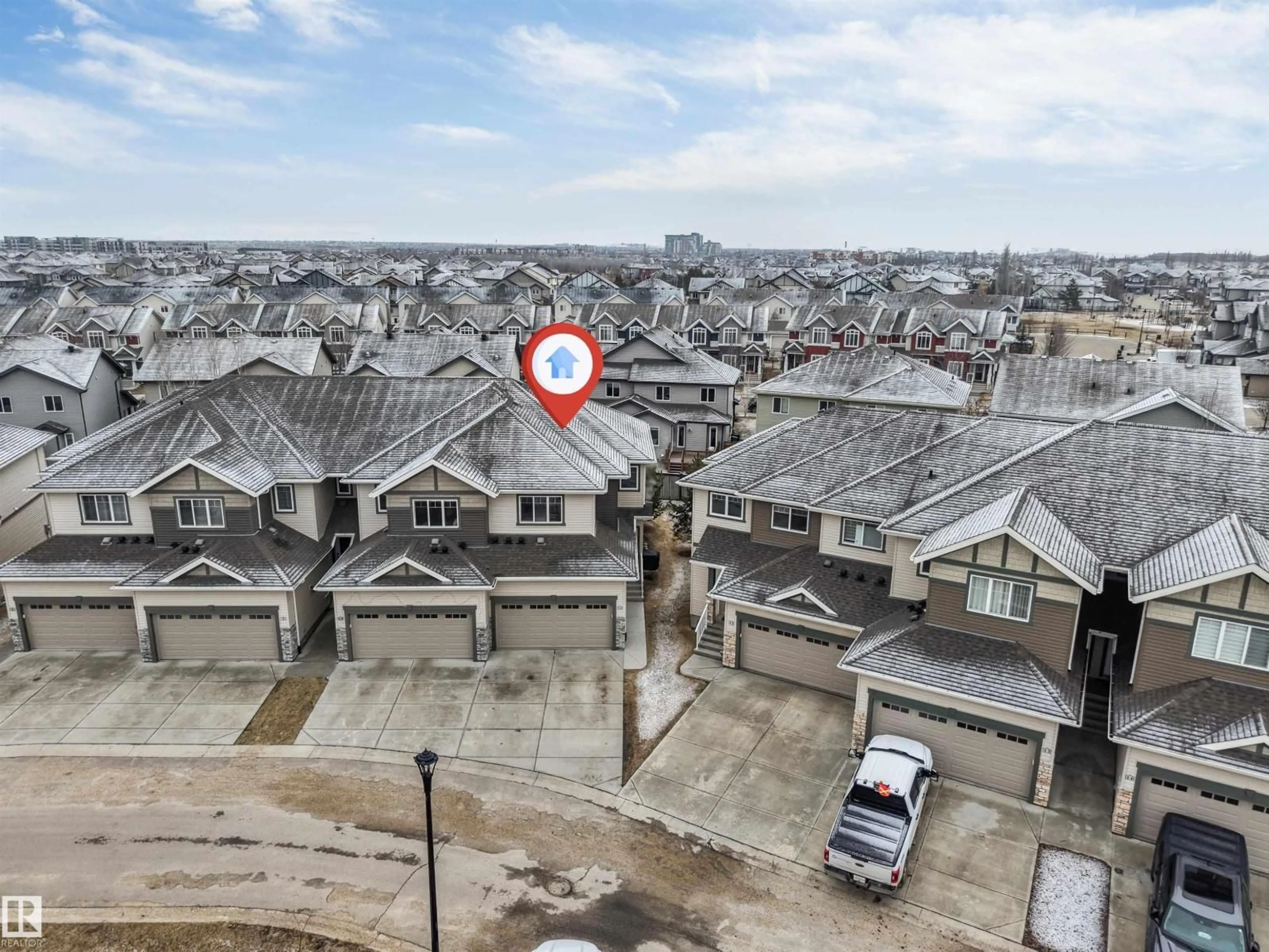 A pic from outside/outdoor area/front of a property/back of a property/a pic from drone, street for 4835 - 11 WRIGHT DR, Edmonton Alberta T6W3T2