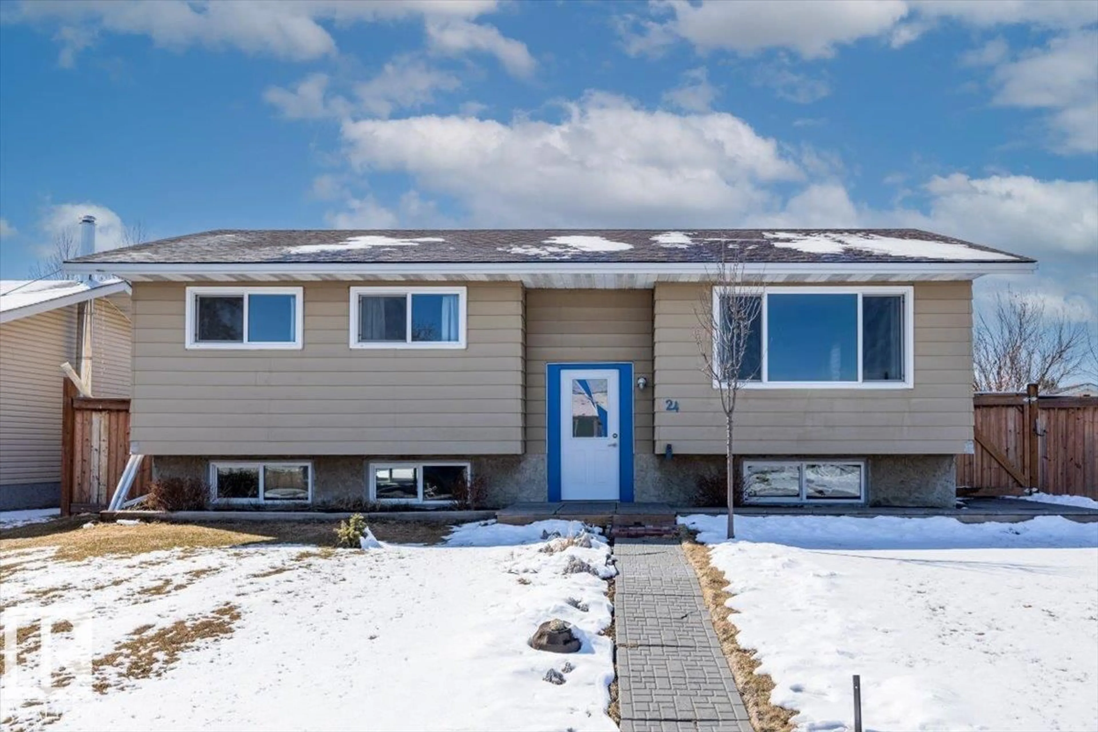 Home with vinyl exterior material, street for 24 DUKE DR, Lamont Alberta T0B2R0