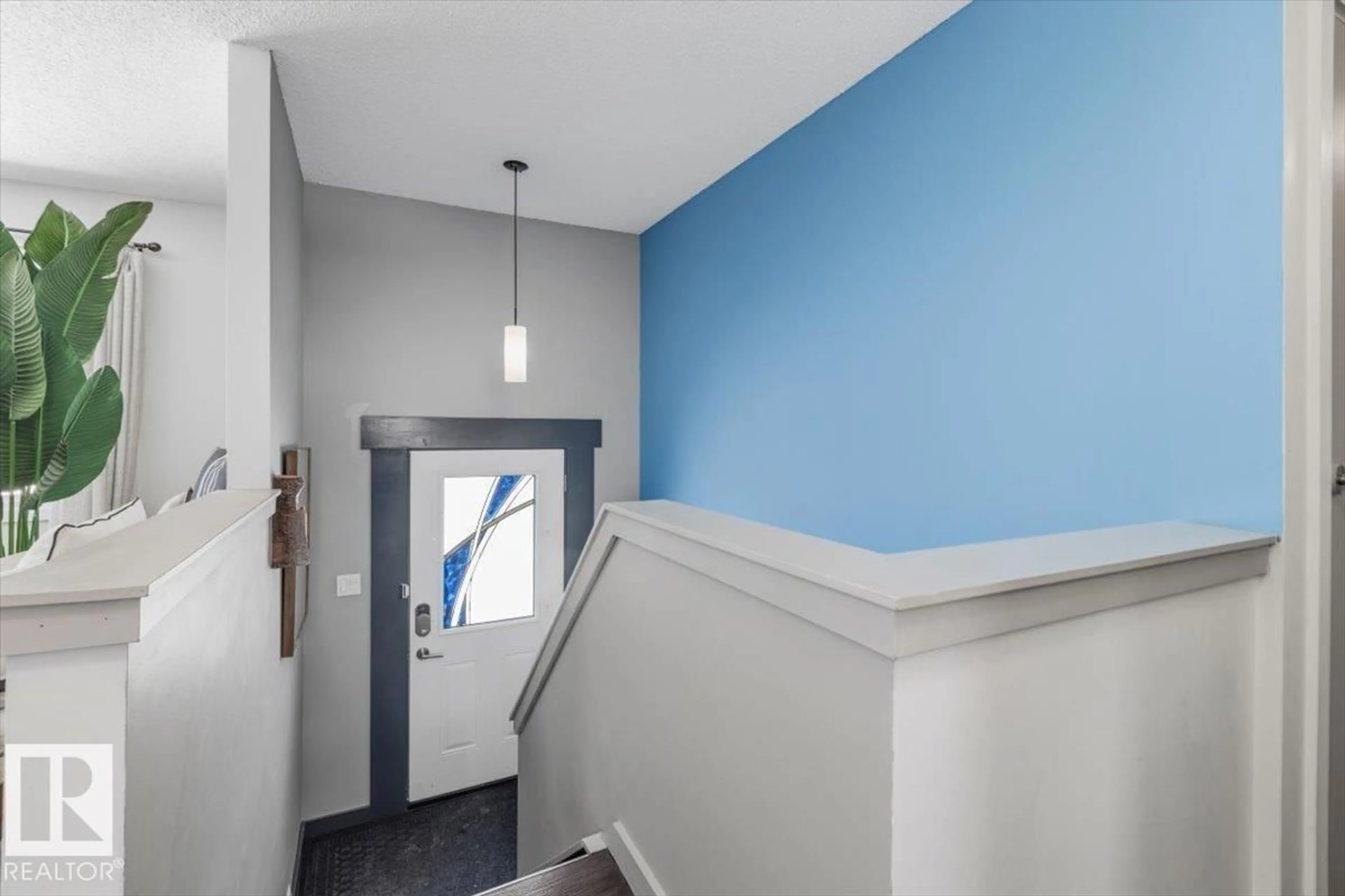 Indoor foyer for 24 DUKE DR, Lamont Alberta T0B2R0