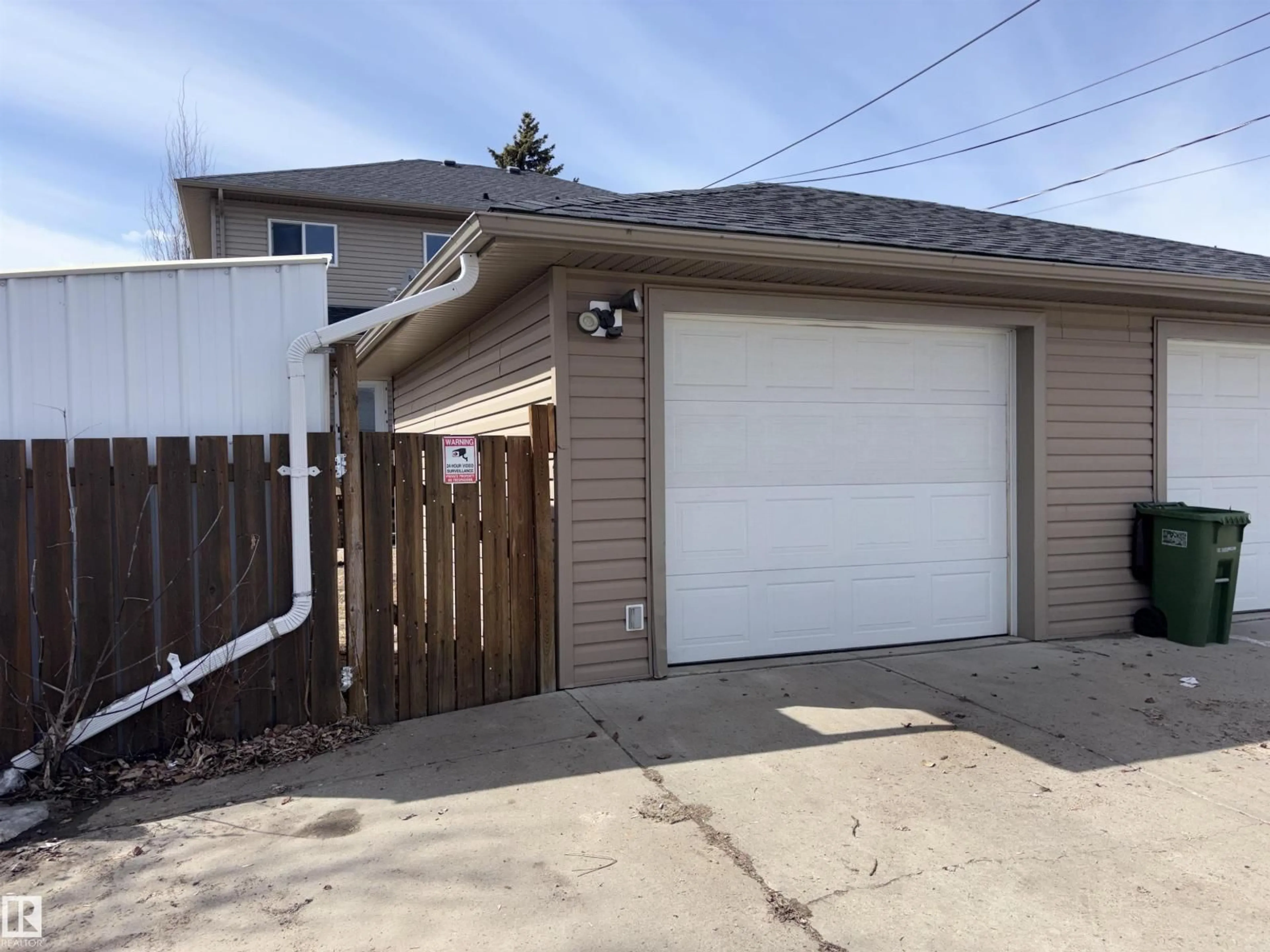 Indoor garage for 10231 163 ST NW, Edmonton Alberta T5P3N7