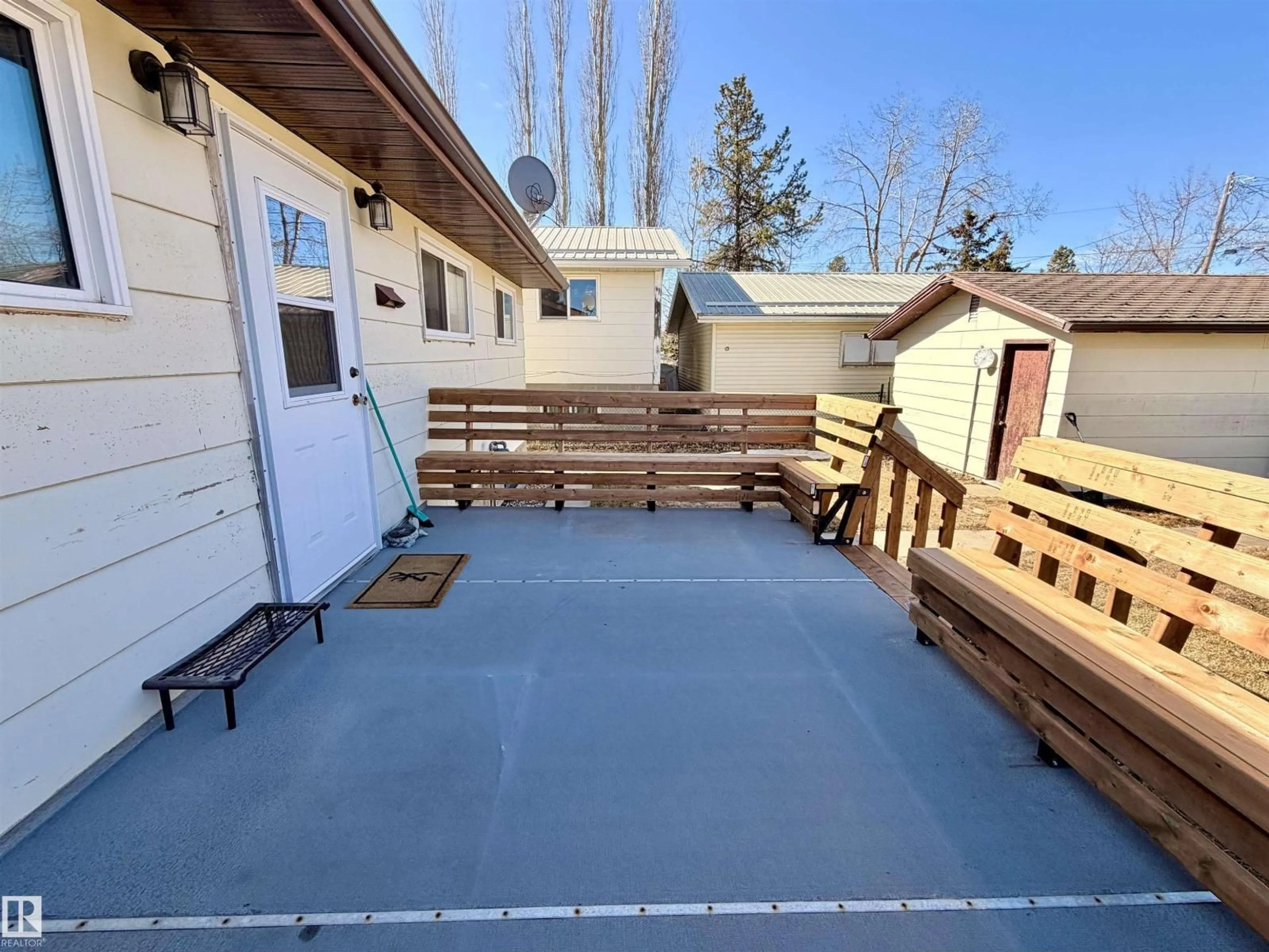 Patio, street for 5008 44 ST, Drayton Valley Alberta T7A1B9