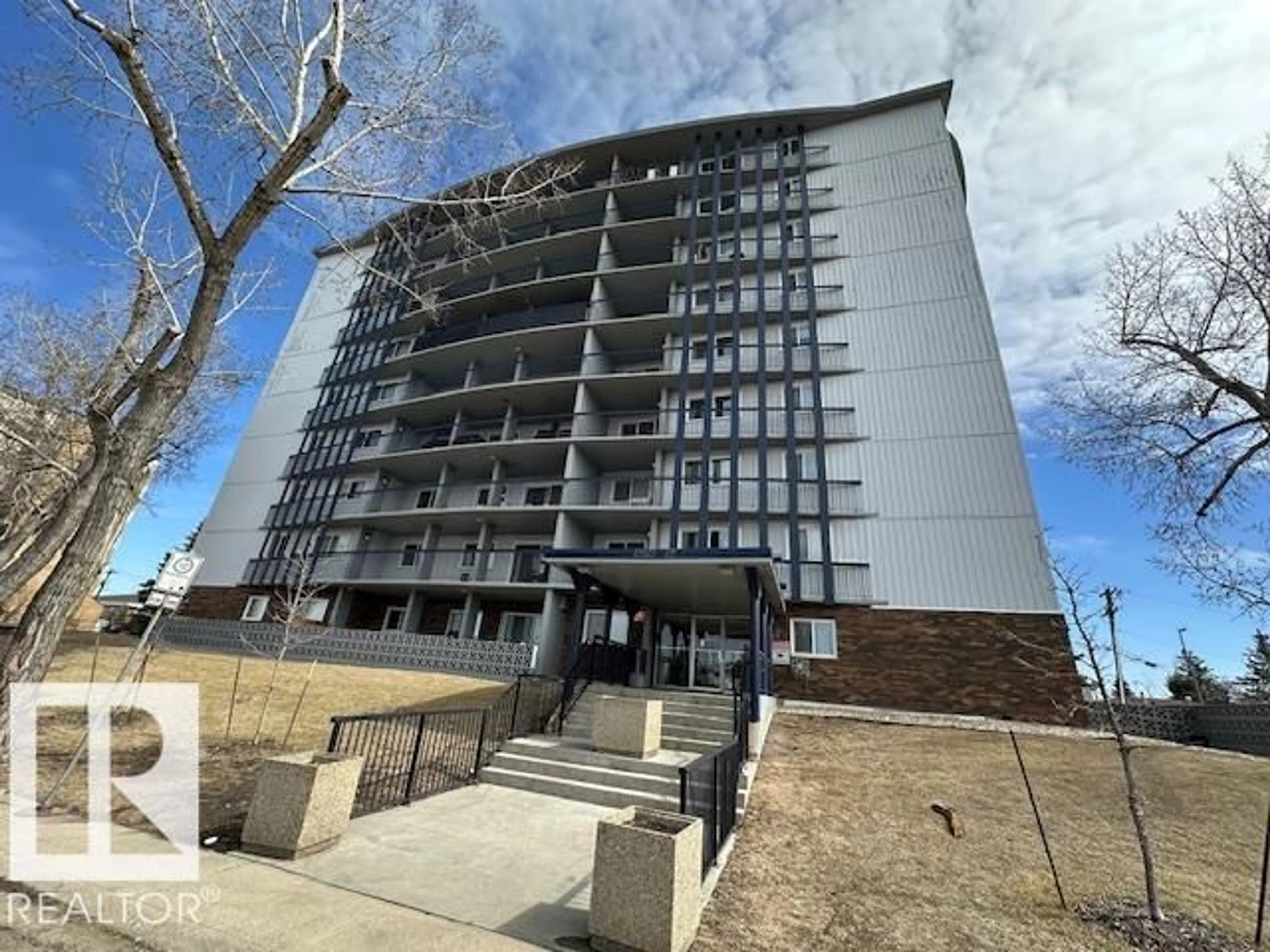 A pic from outside/outdoor area/front of a property/back of a property/a pic from drone, building for NW - 86 13435 97 ST, Edmonton Alberta T5H4C8