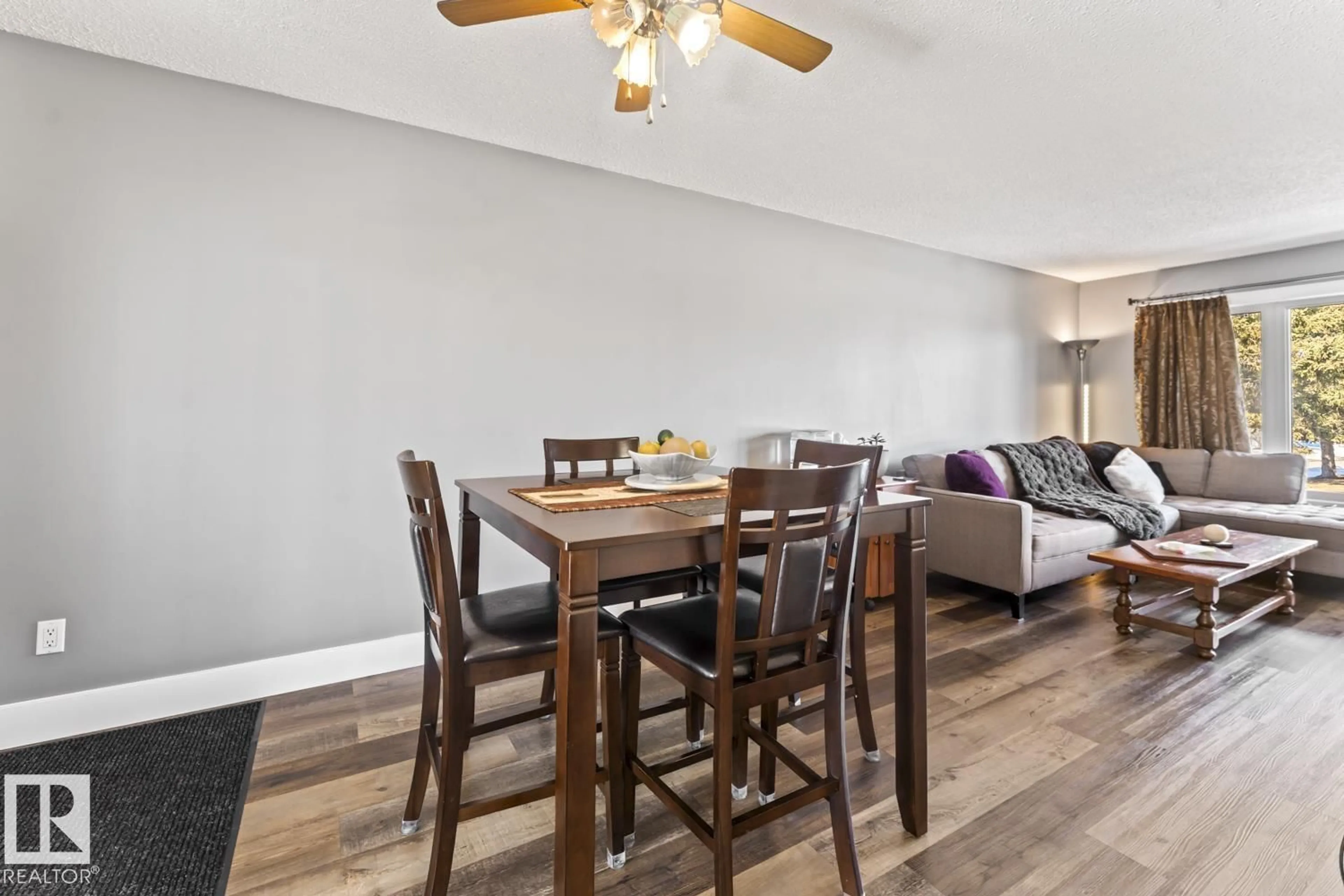 Dining room, wood/laminate floor for 1009 15 AV, Cold Lake Alberta T9M1J5