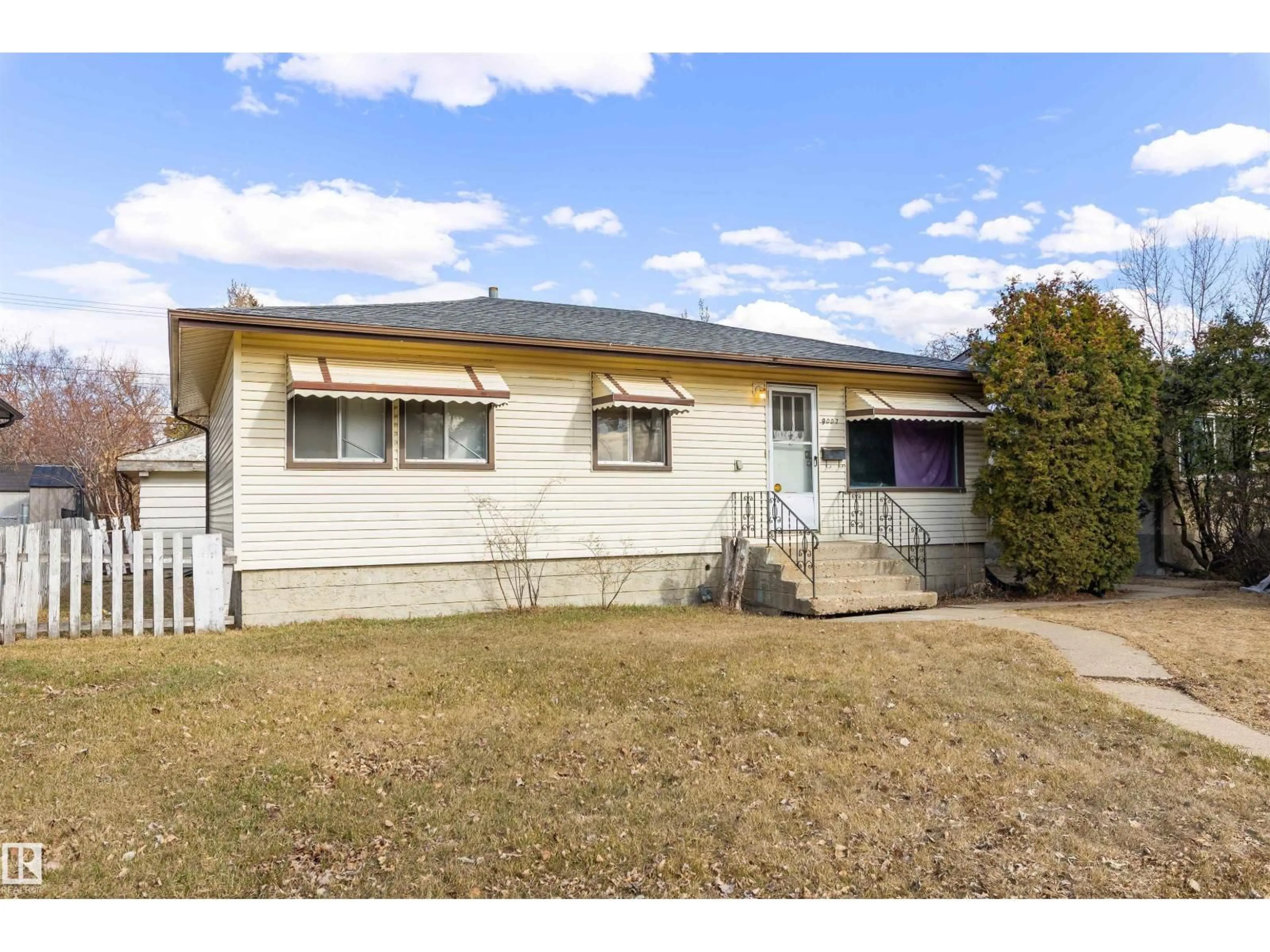 A pic from outside/outdoor area/front of a property/back of a property/a pic from drone, street for NW - 9007 149 ST, Edmonton Alberta T5R0A5