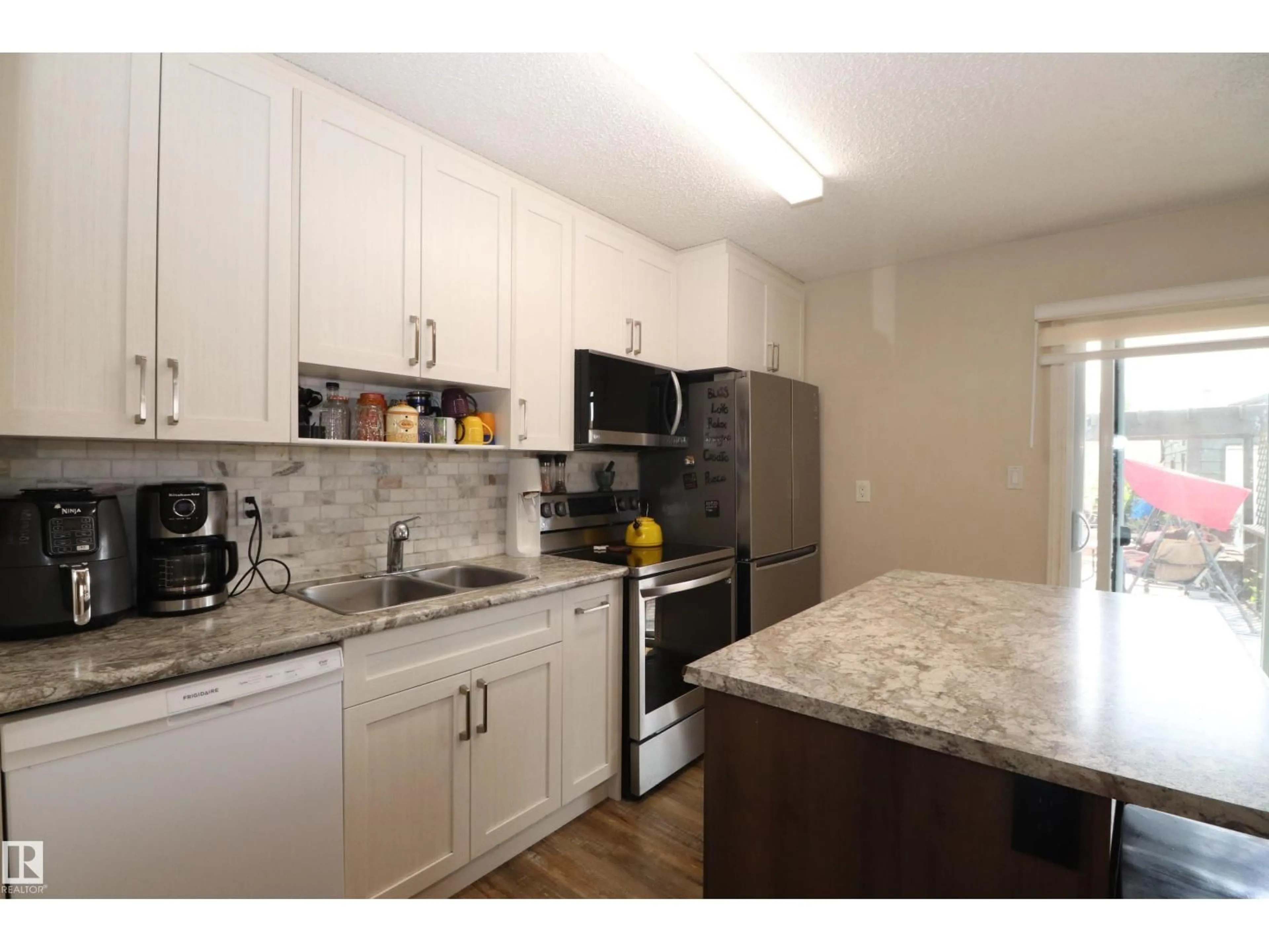 Standard kitchen, unknown for 4123 136 AV, Edmonton Alberta T5A2N9