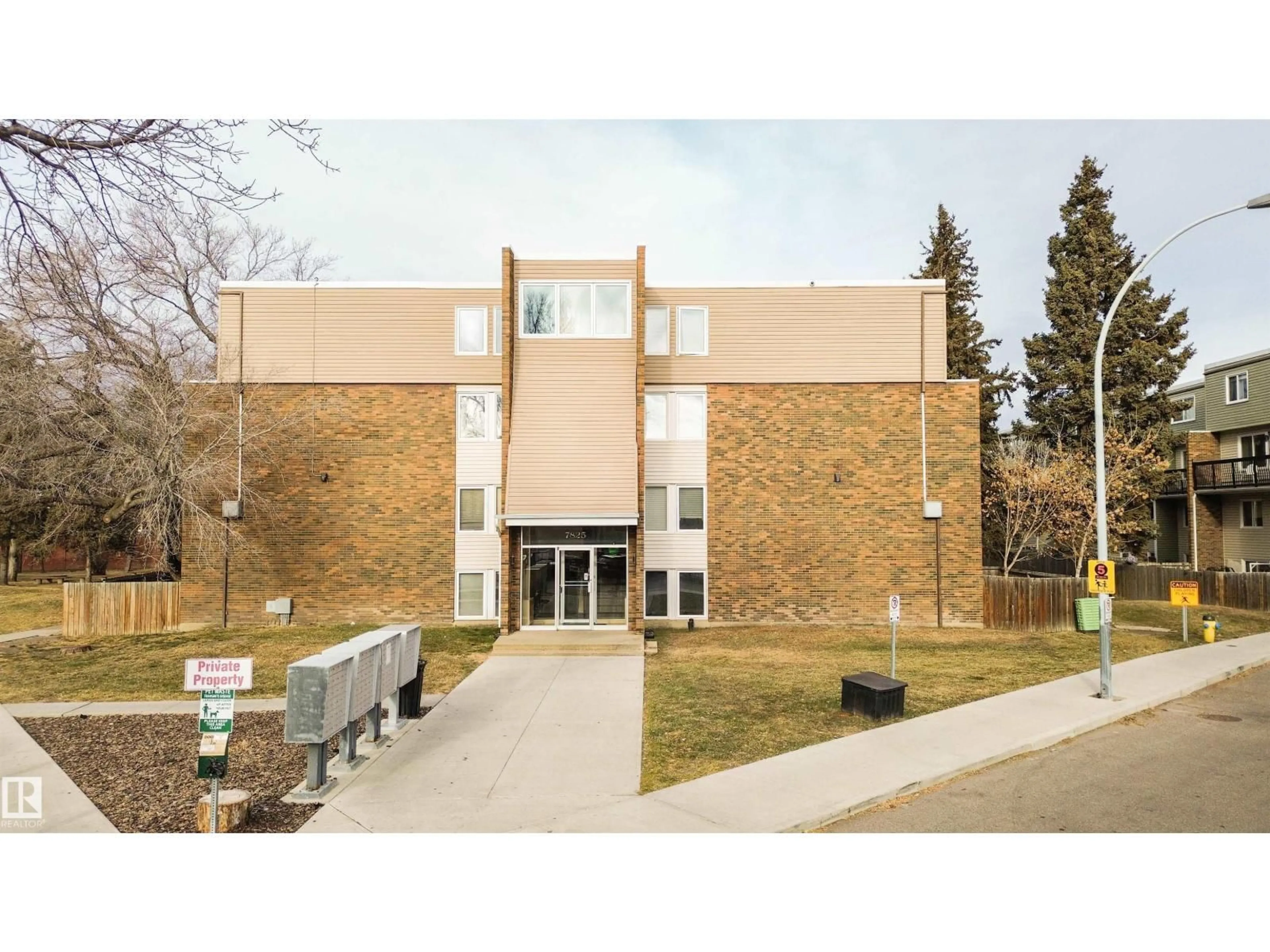 Unknown for 7825 159 ST, Edmonton Alberta T5R2E1