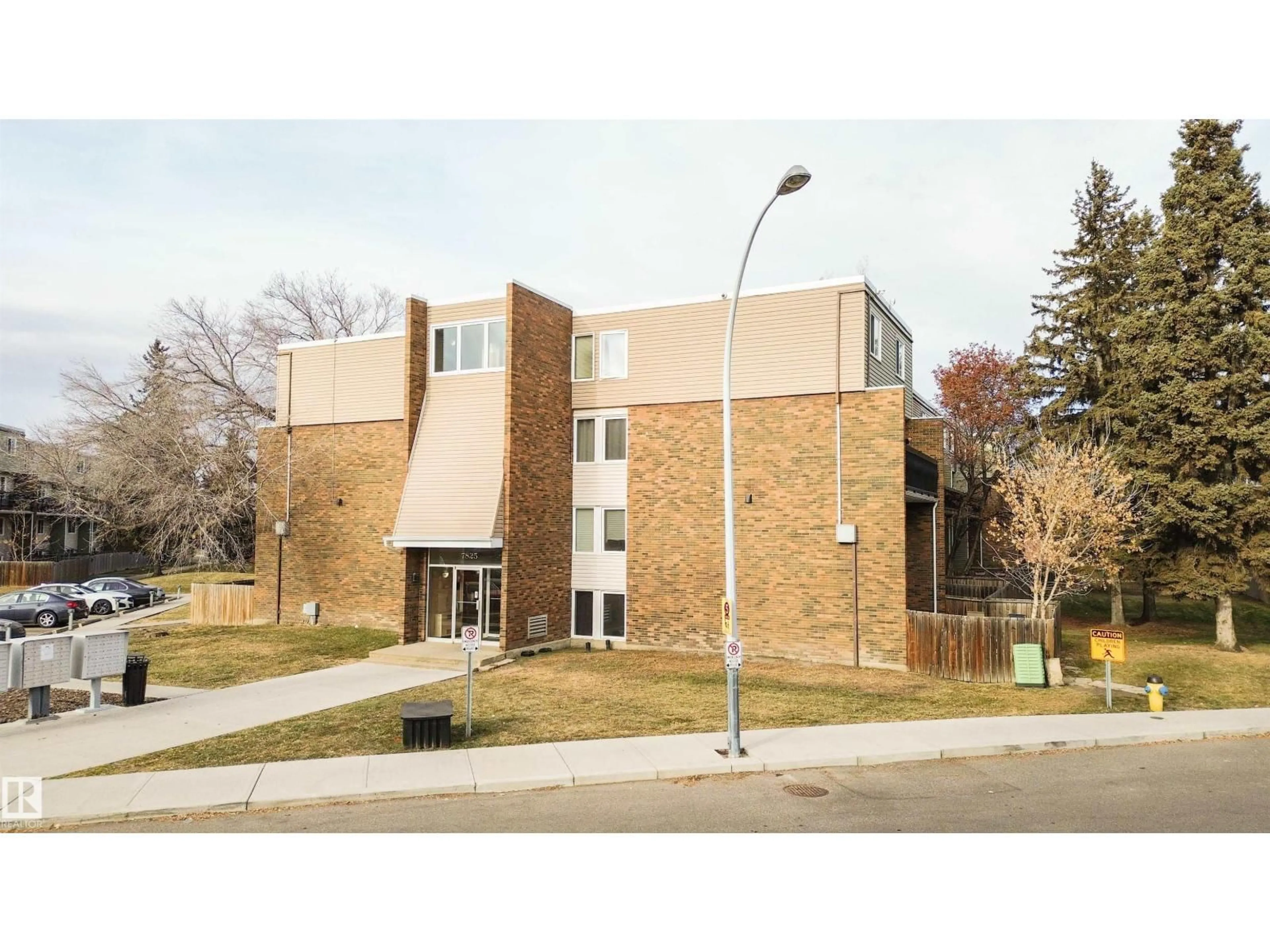 Unknown for 7825 159 ST, Edmonton Alberta T5R2E1