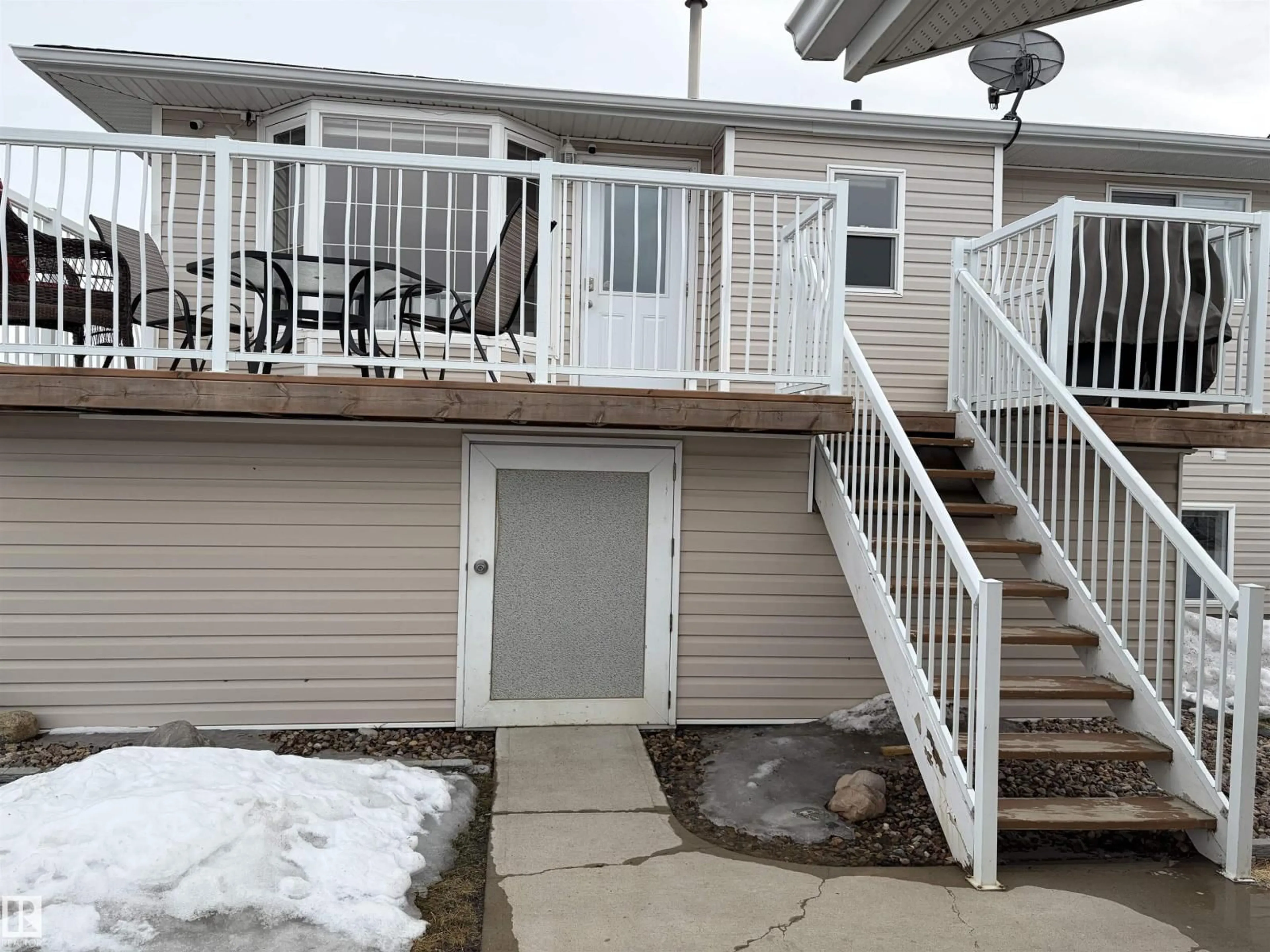 Patio, street for 3711 42 AVE, Bonnyville Town Alberta T9N0A3