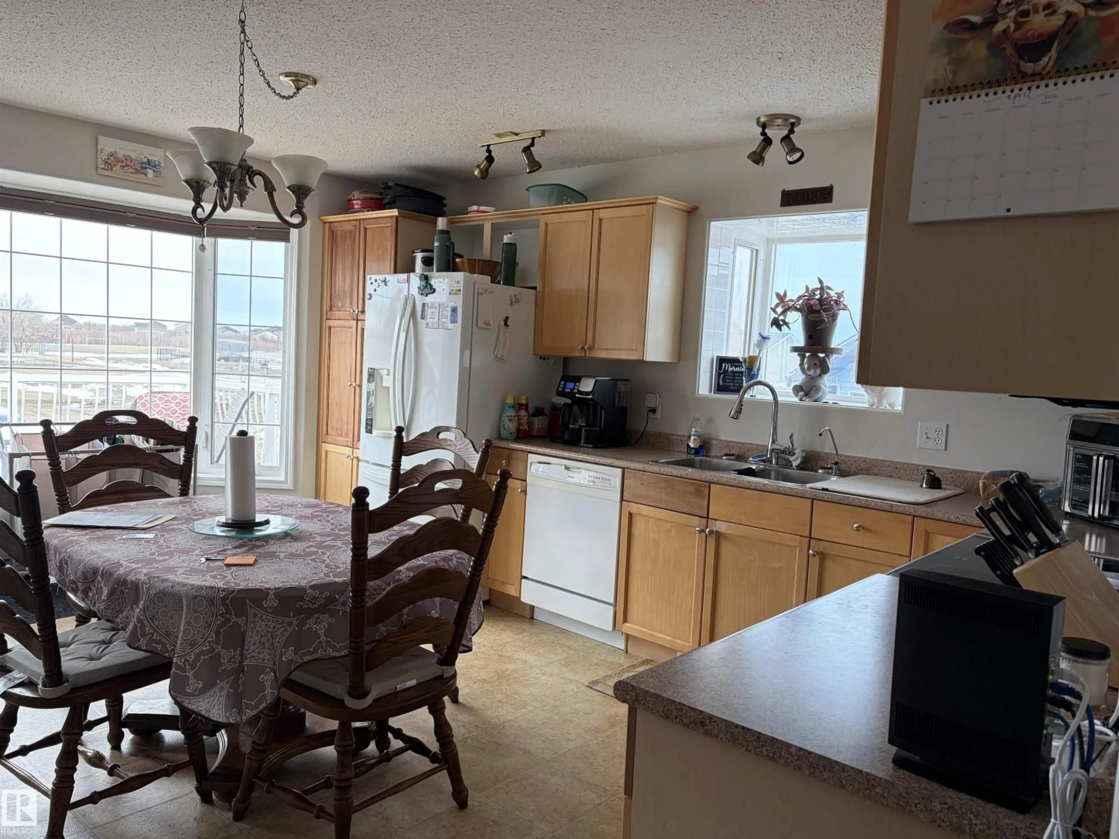 Open concept kitchen, unknown for 3711 42 AVE, Bonnyville Town Alberta T9N0A3