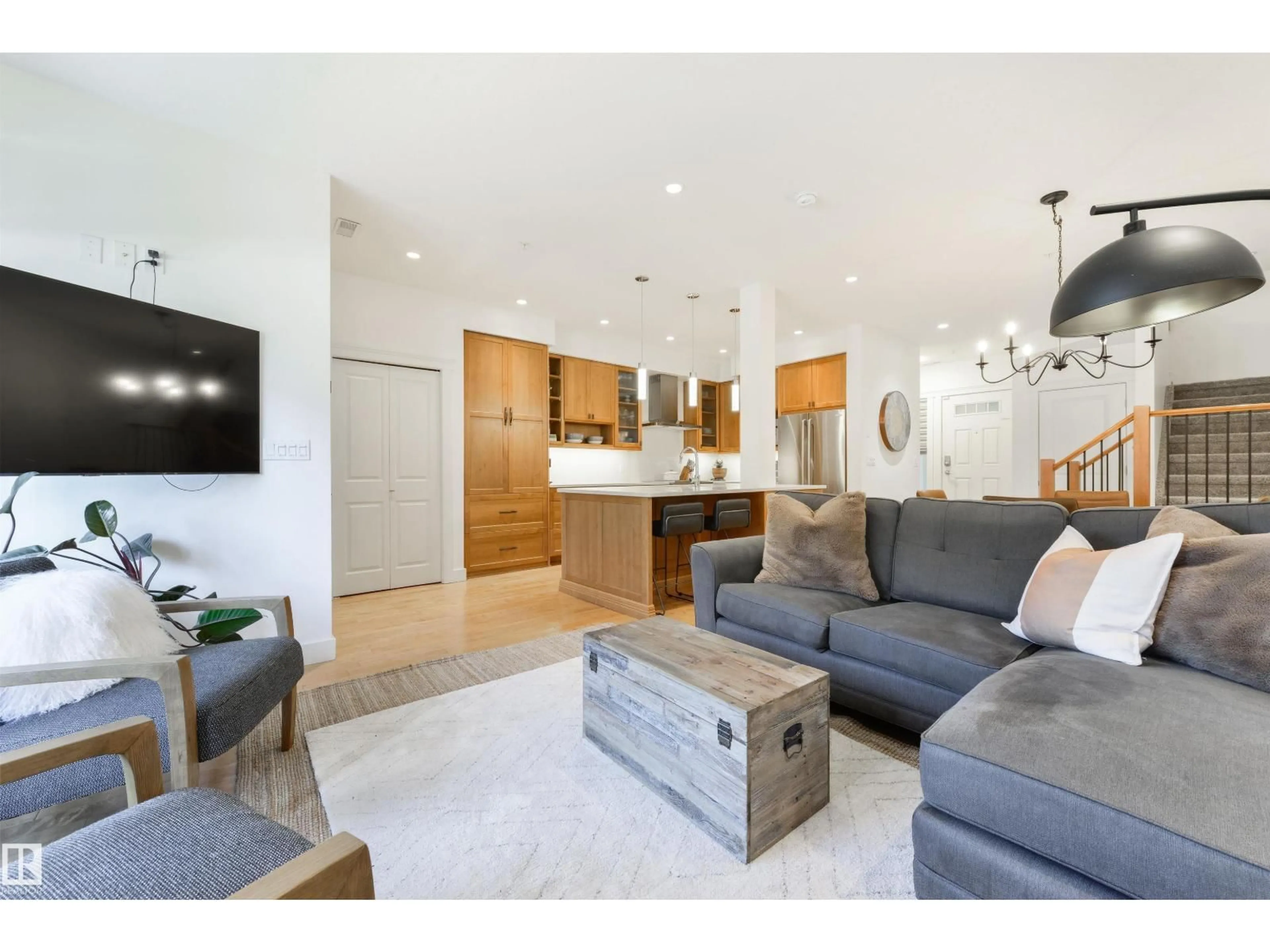 Living room with furniture, unknown for #7 - 11518 76 AV, Edmonton Alberta T6G0K7